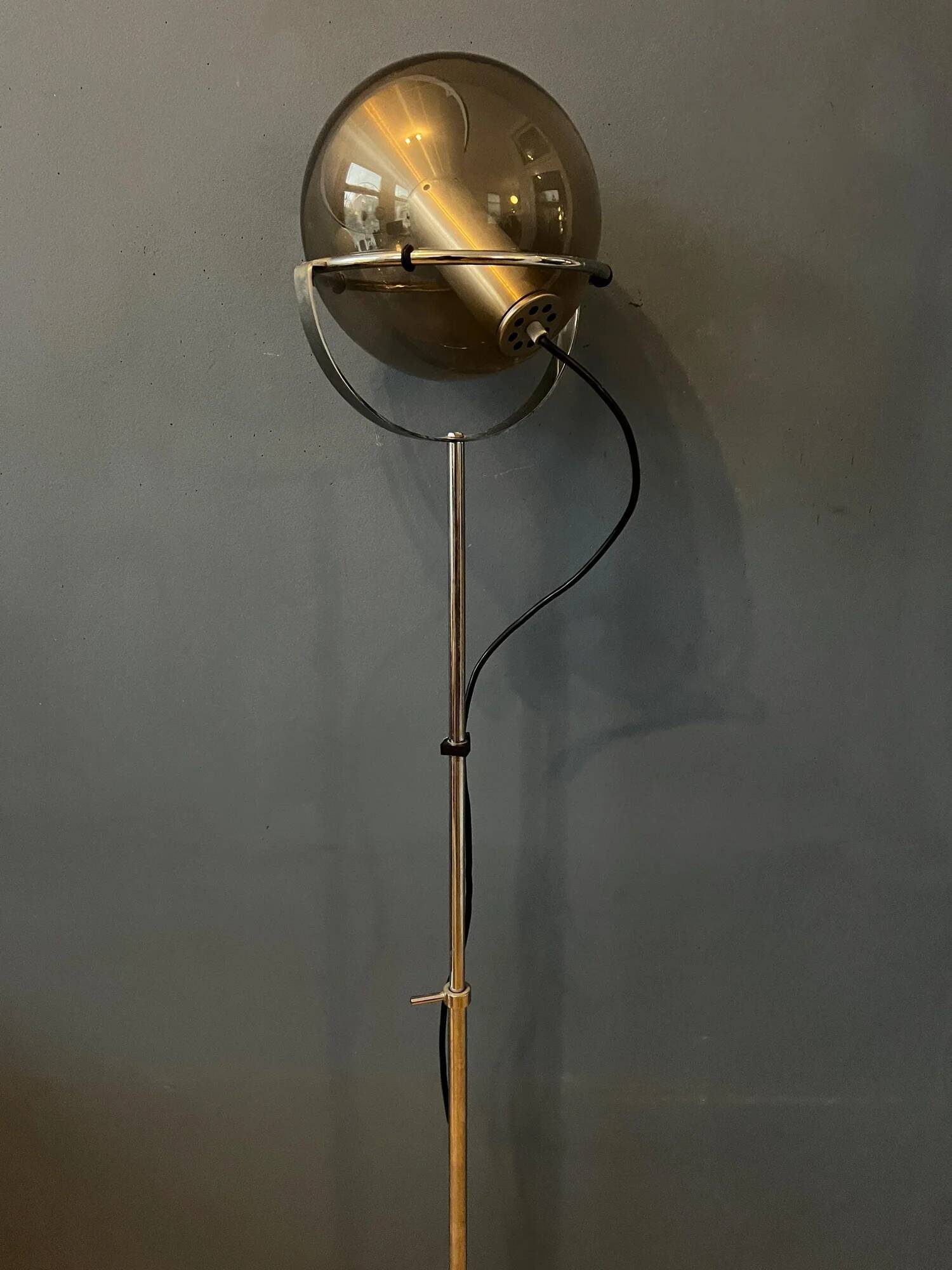 Raak 'Globe' vintage eyeball floor lamp by Frank Ligtelijn