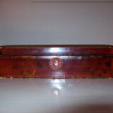 Old box decorated with birds