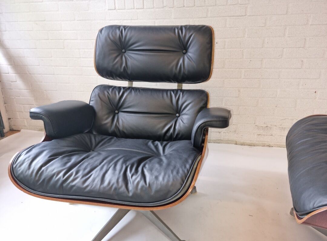 Eames Lounge chair & ottoman by Charles & Ray Eames for Herman Miller