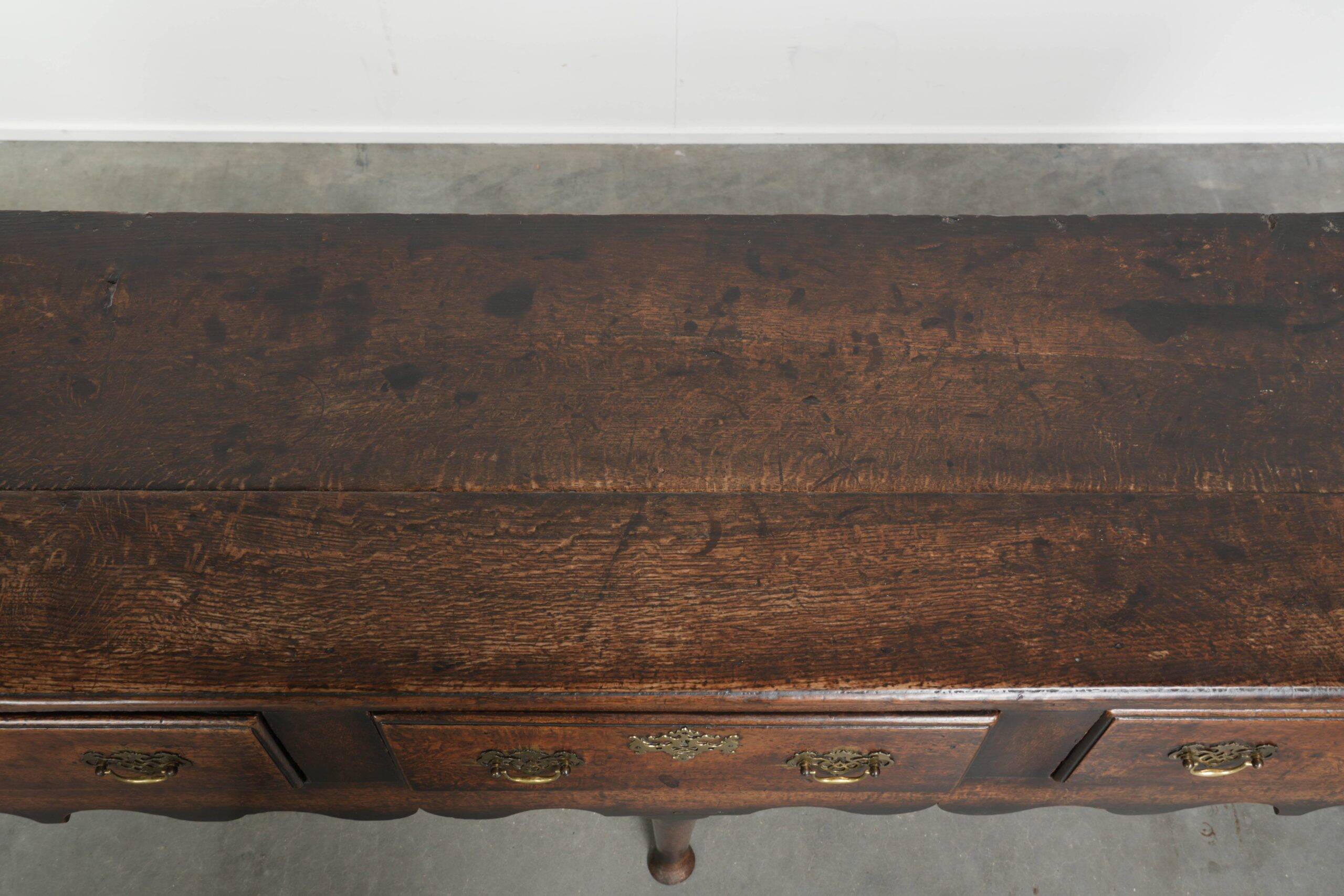 English antique oak sideboard with 3 drawers from the early 18th century