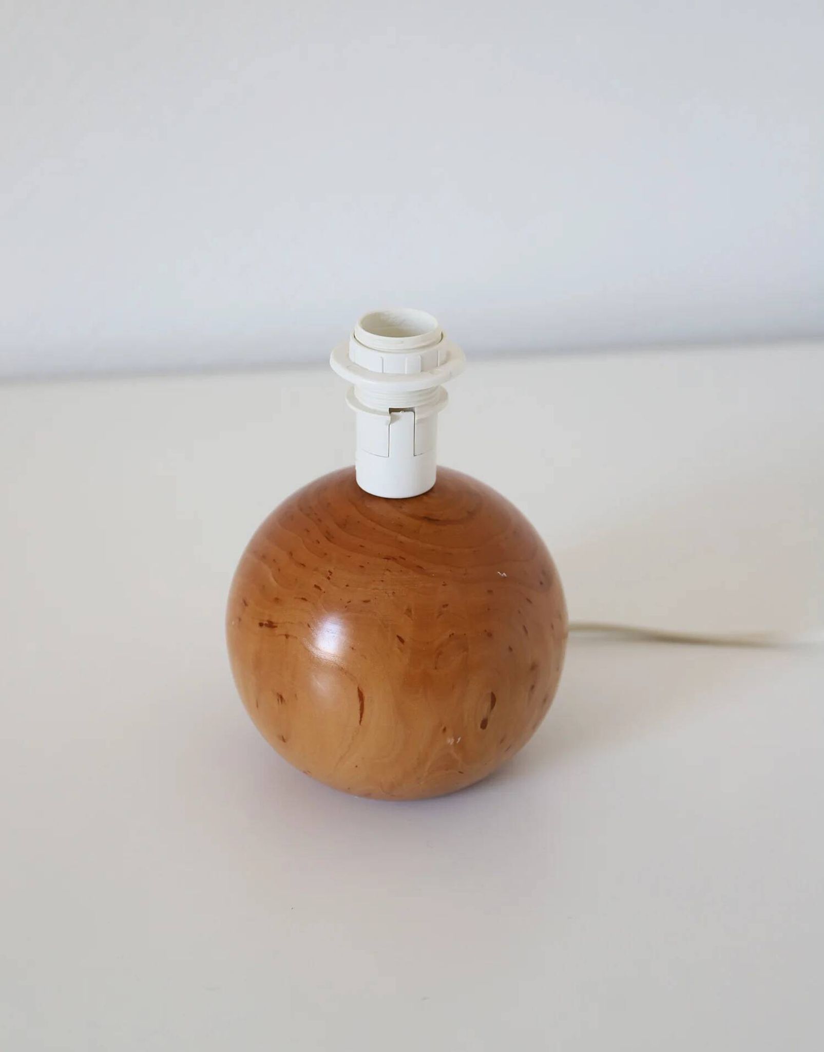 Lampe à poser vintage, pied boule années 70 et abat-jour imprimé