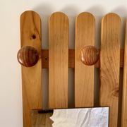 Mirrored coat rack in blond pine from the 70s and 80s