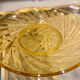 Coupe en verre moulé jaune signée Verlys France