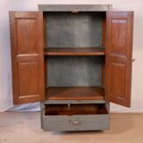 Armoire en teck et métal
