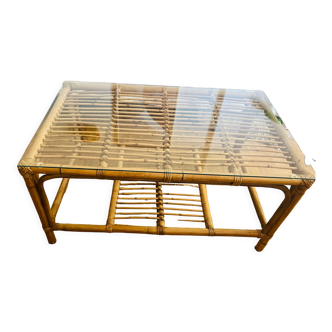 Table basse en rotin et verre