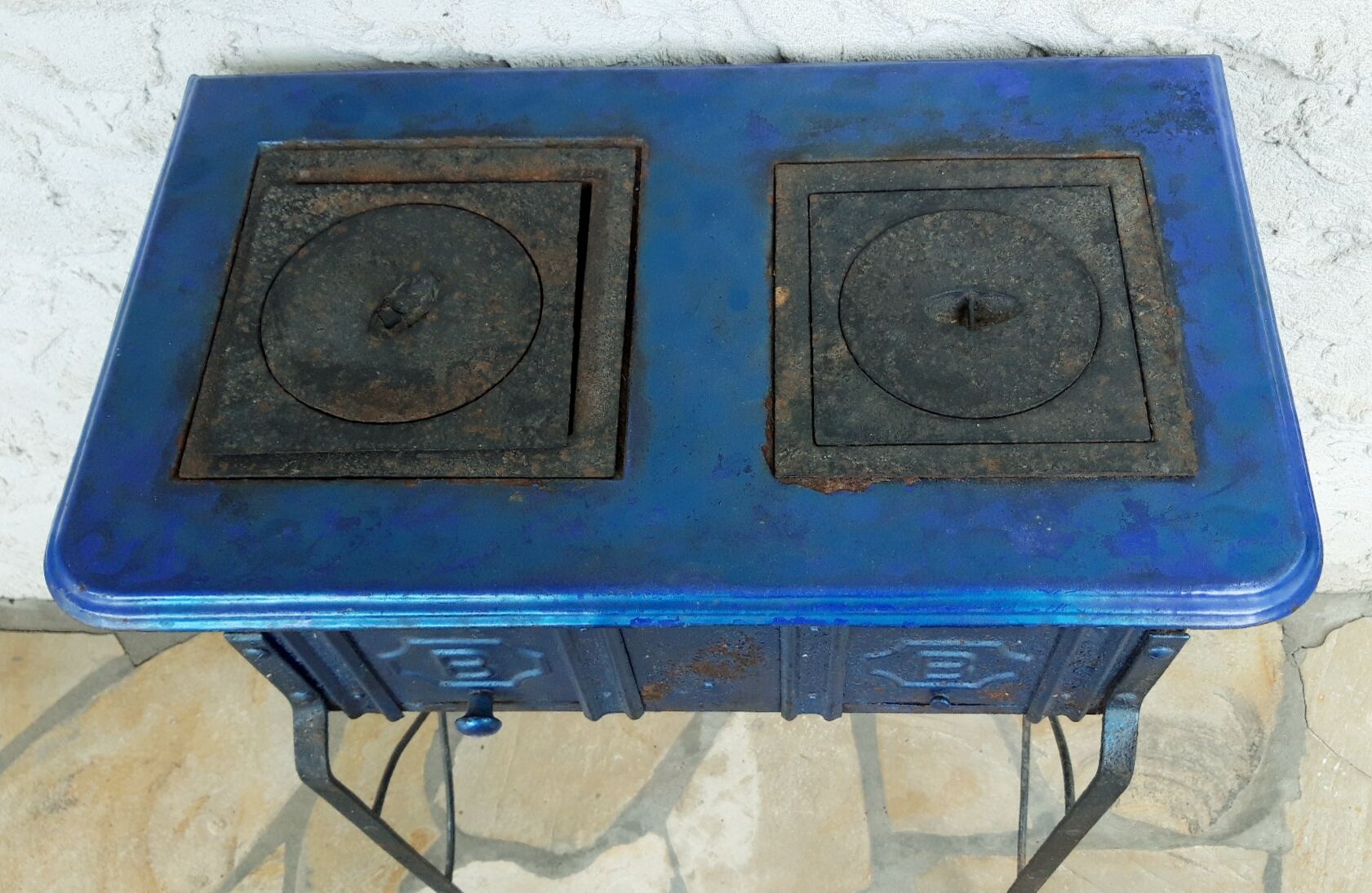 Old console stove