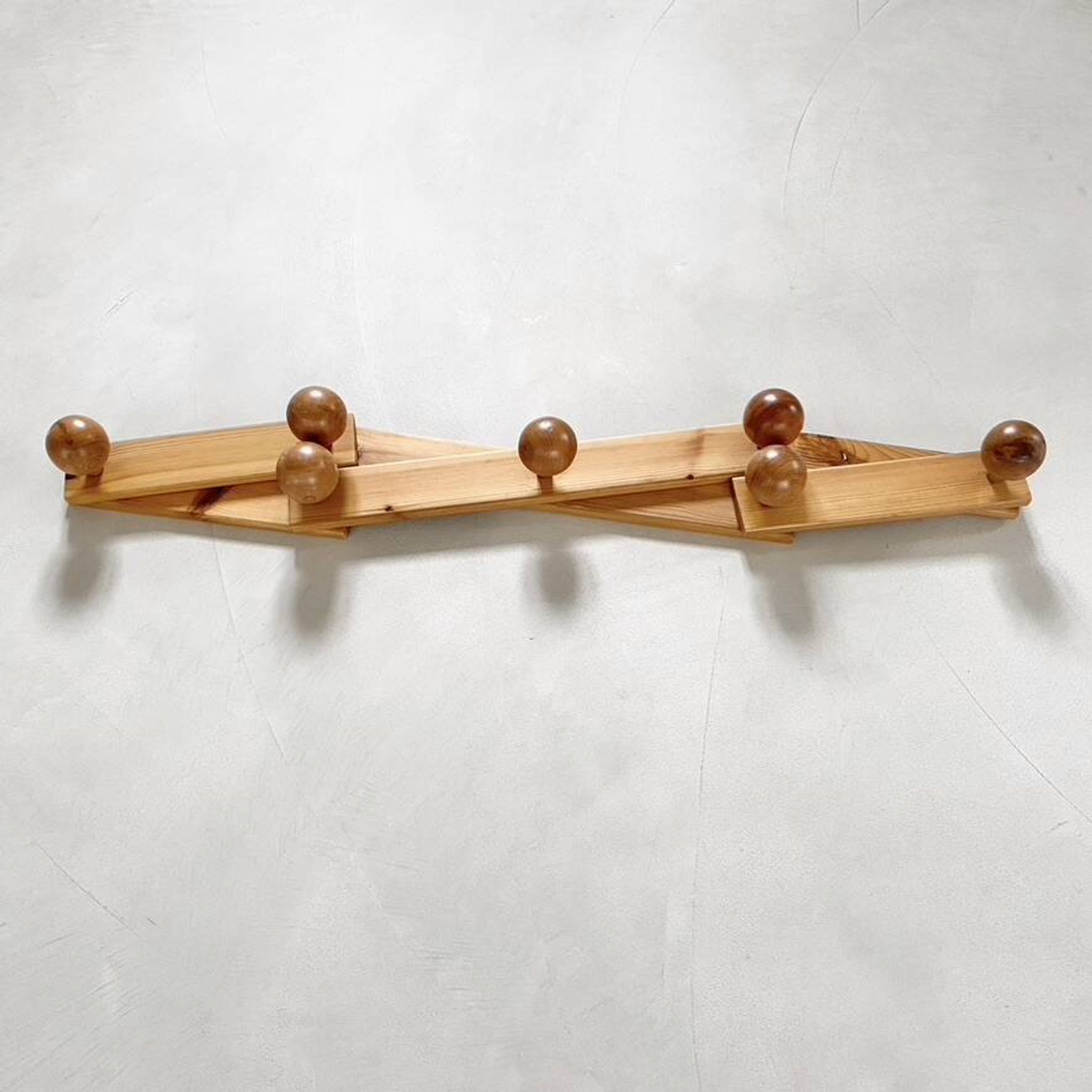 Porte-manteau mural vintage 70