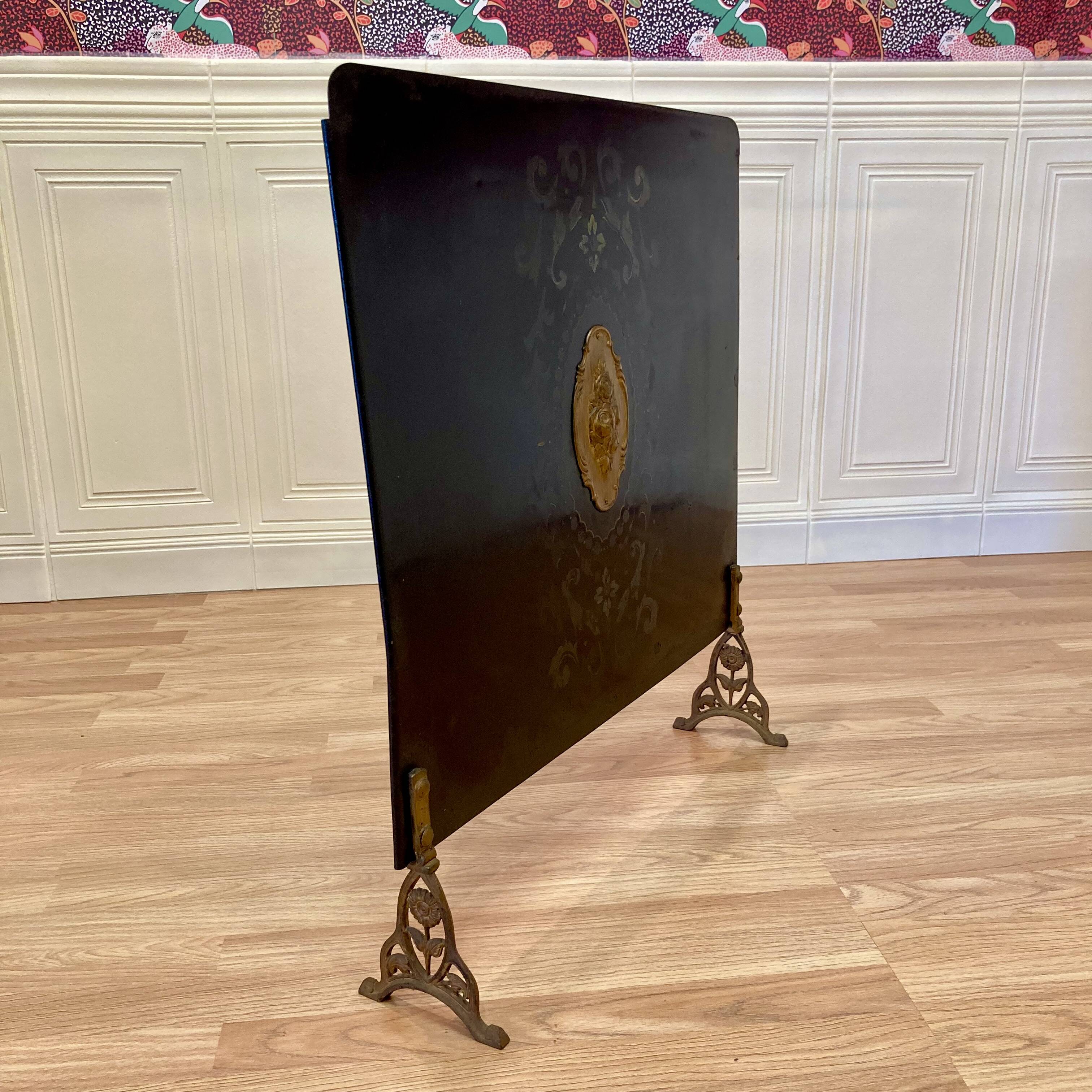 ANTIQUE METAL CHIMNEY FIREPLACE SCREEN.