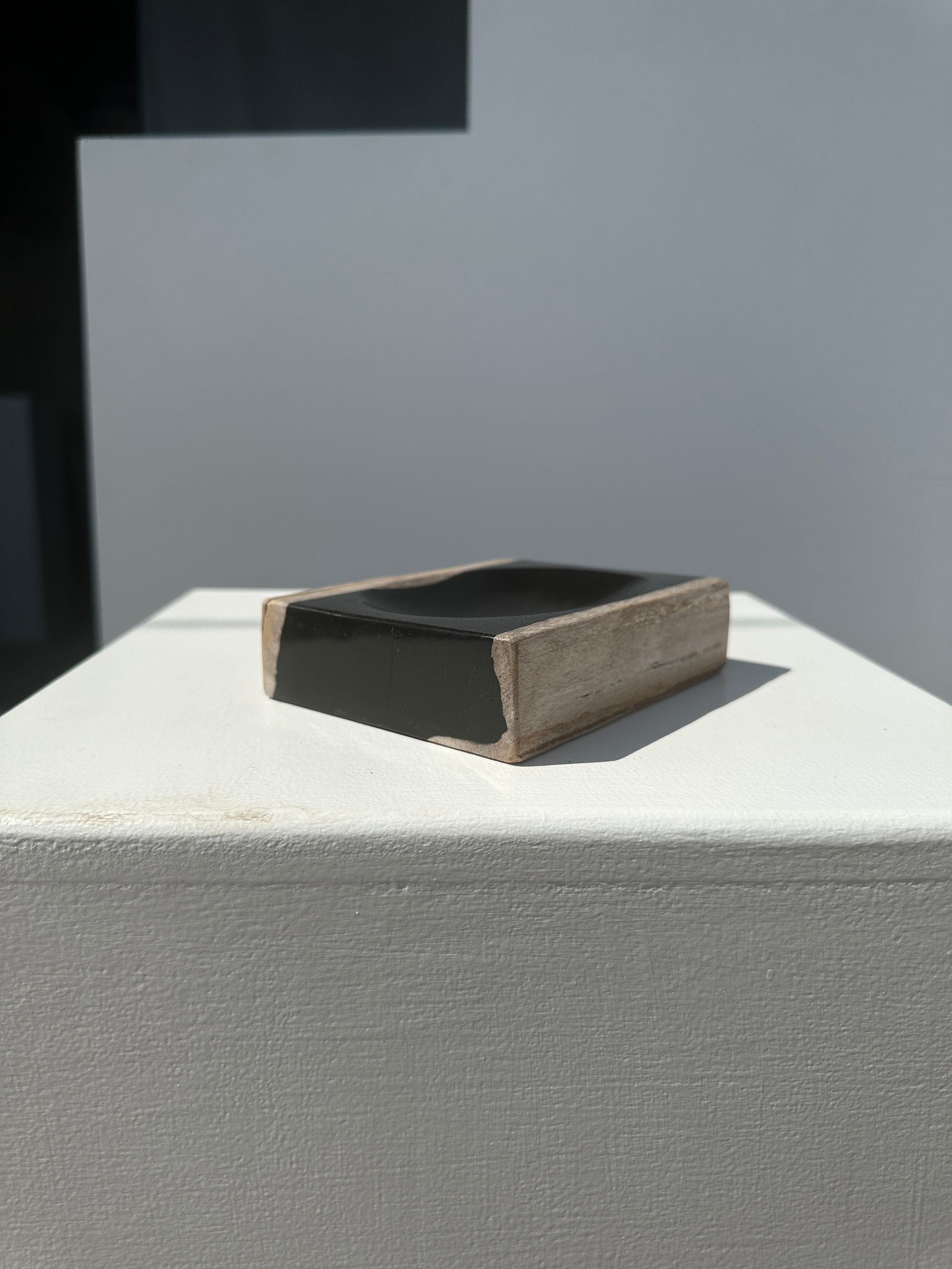 Porte savon en bois pétrifié bandes blanches de chaque côté