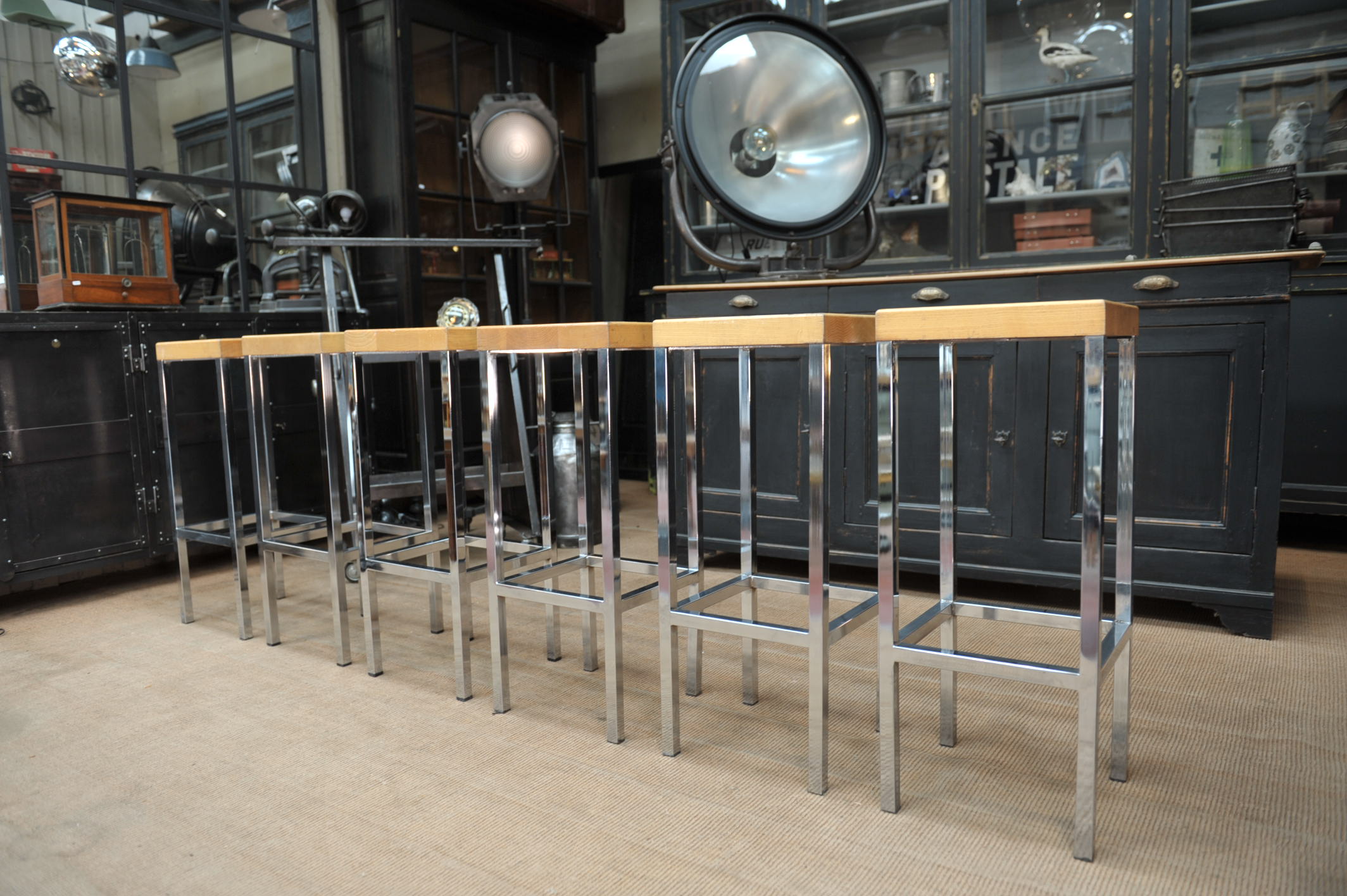 Lot of 6 old bar top stools 1970