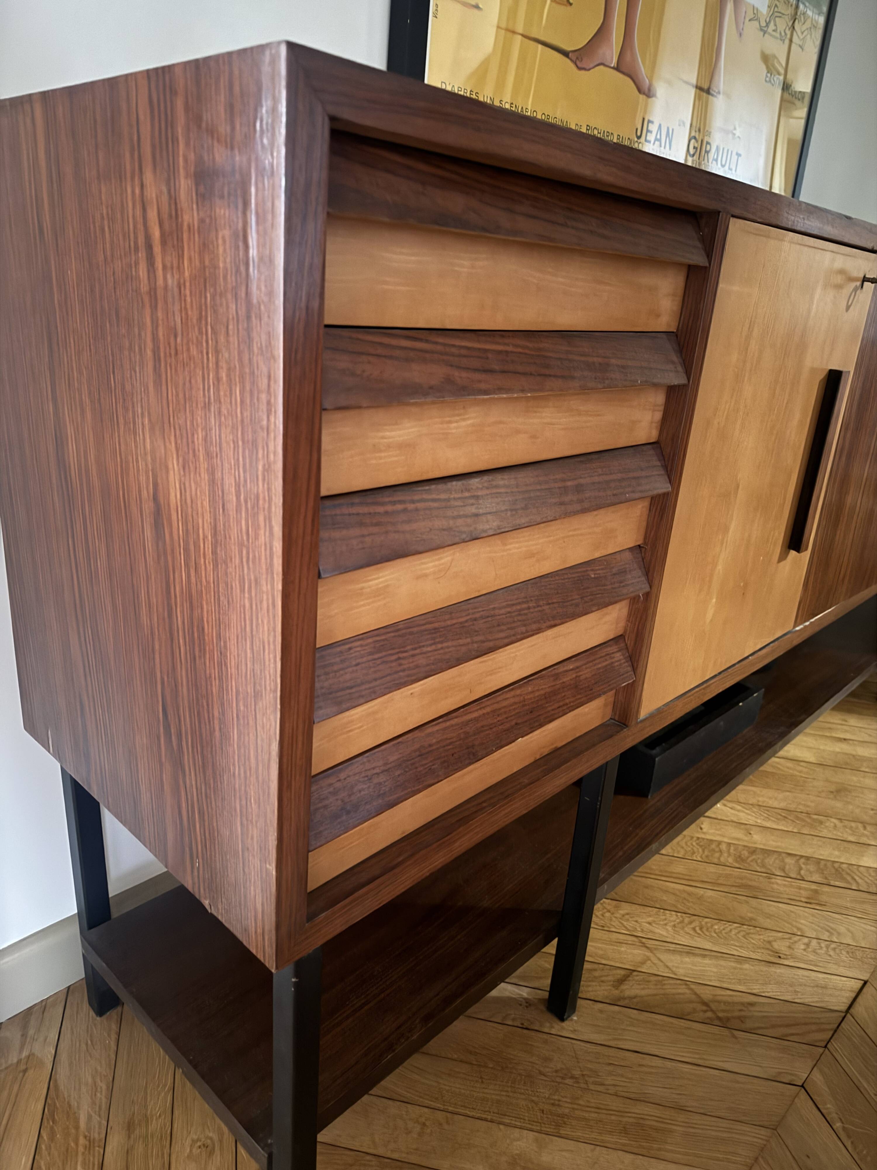 Grande enfilade en placage de palissandre et frêne