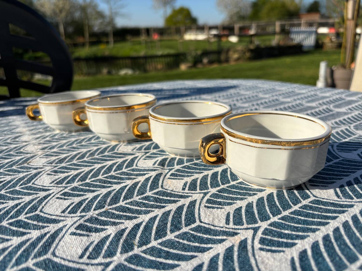4 tasses bistrot Pillivuyt France