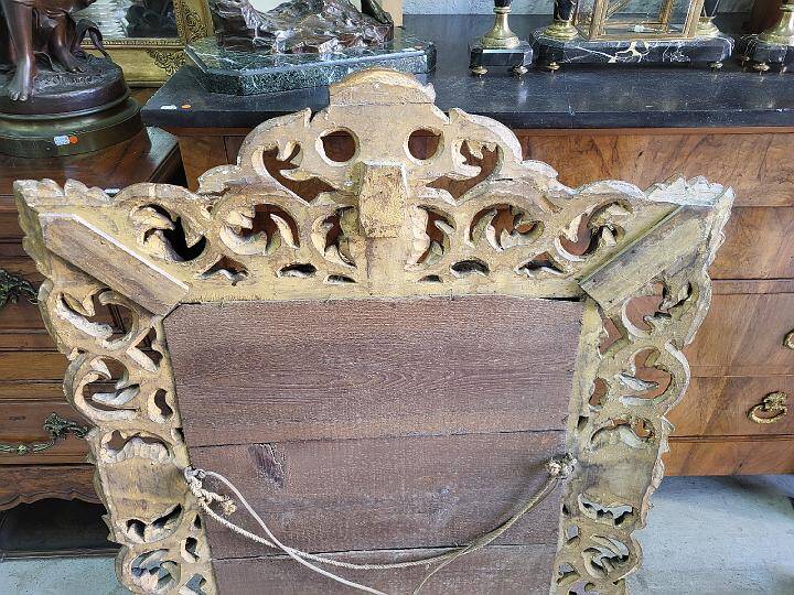 Miroir en bois dore a coquille