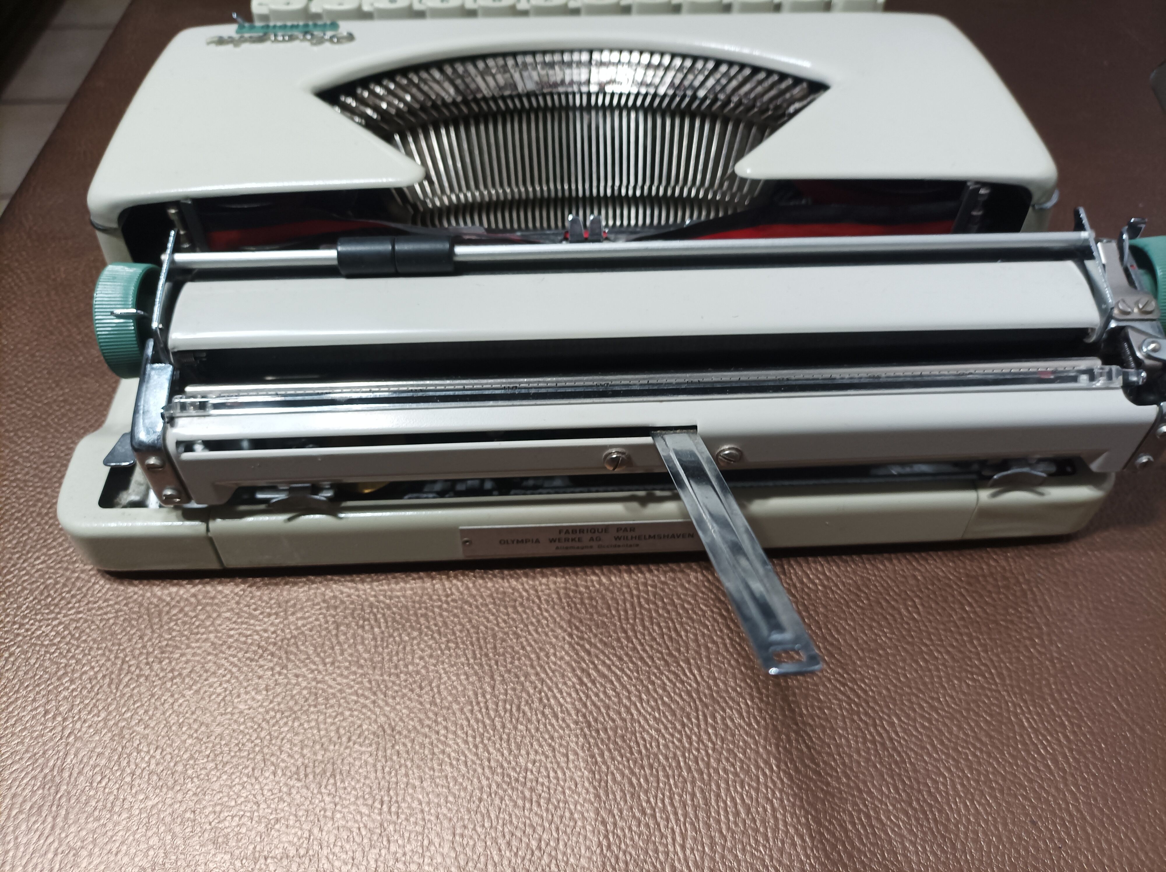 Vintage Olympia Splendid 66 machine + bag + manual