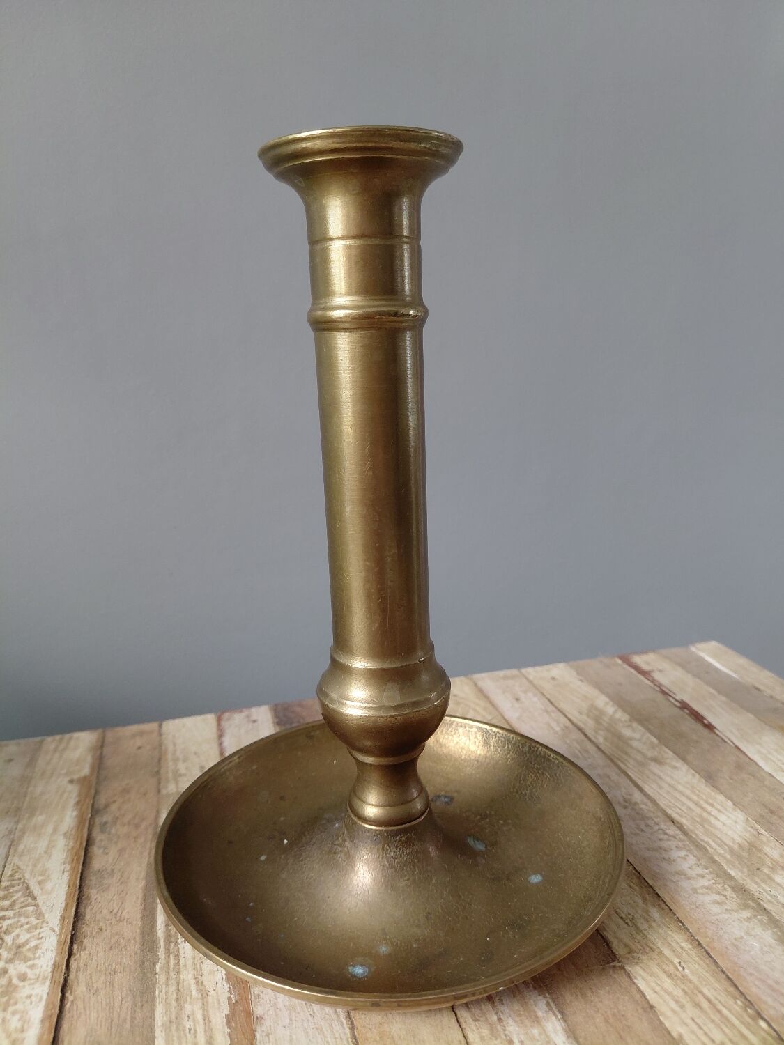 Push candle holder in brass