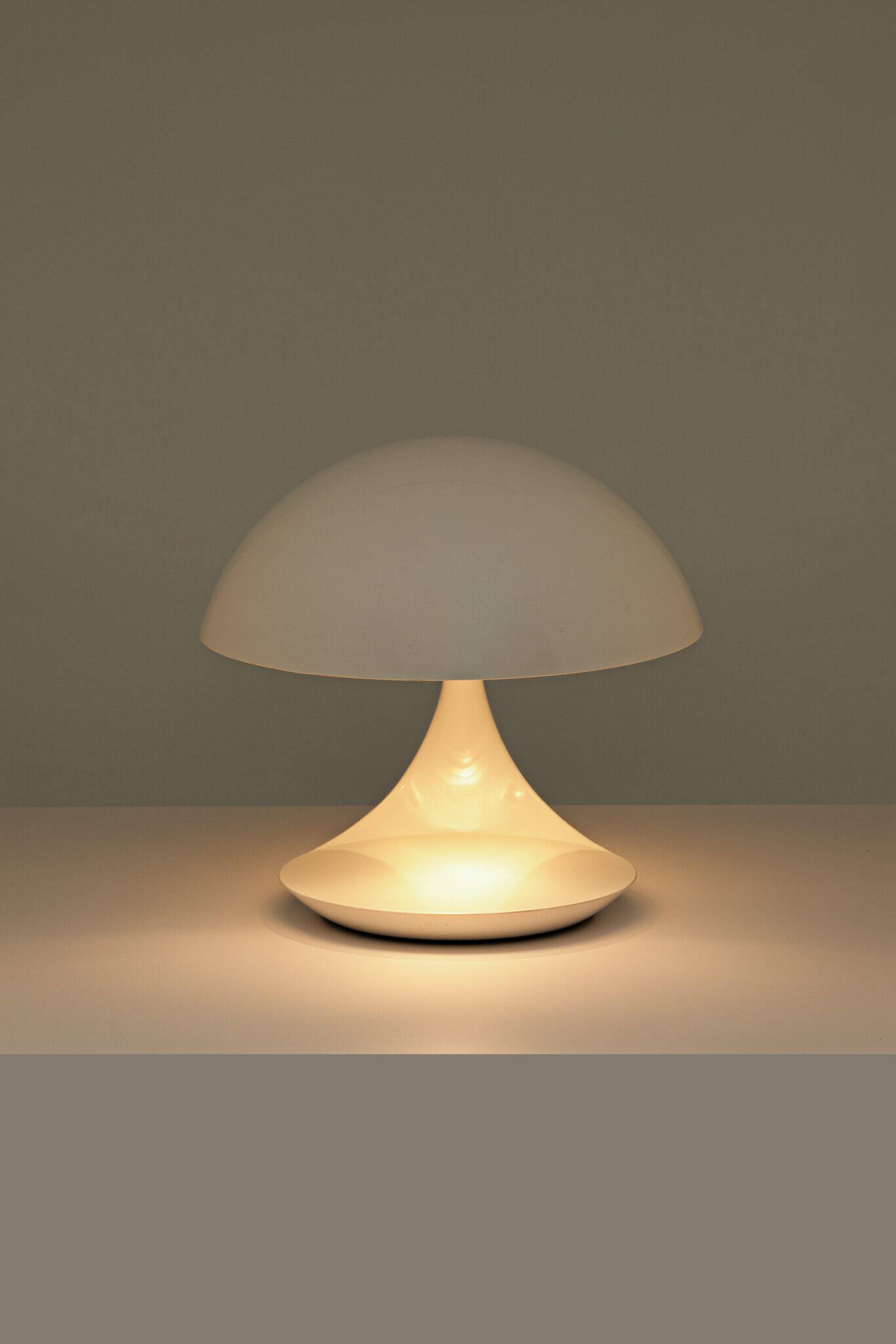 'Cobra 629' table lamp