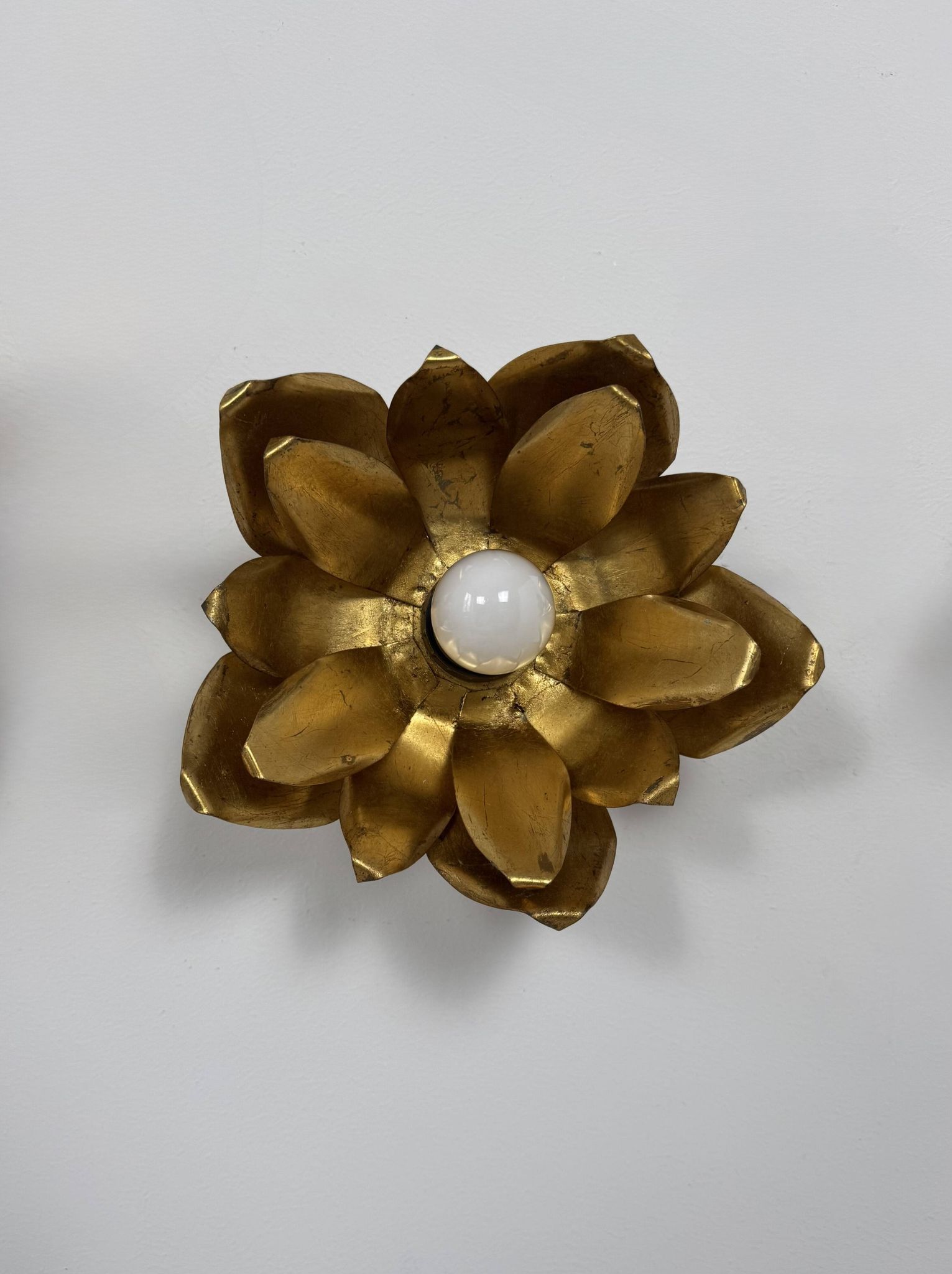 Set of 3 vintage flower wall lights, gold metal, France, 1970.