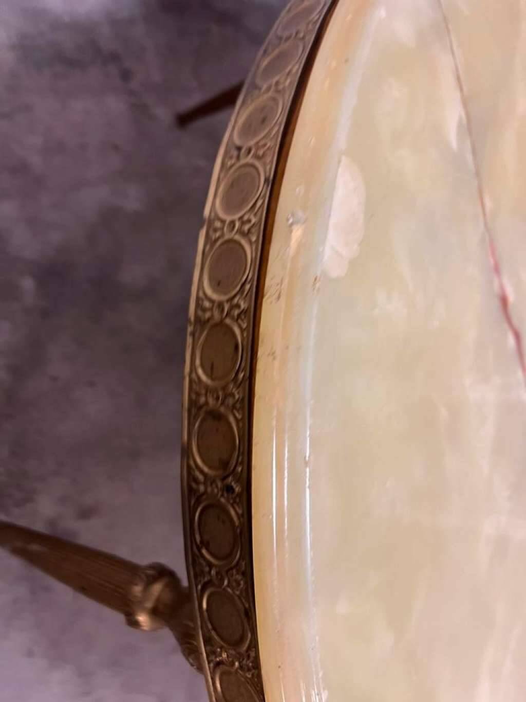 Vintage round coffee table: onyx top & gold brass structure