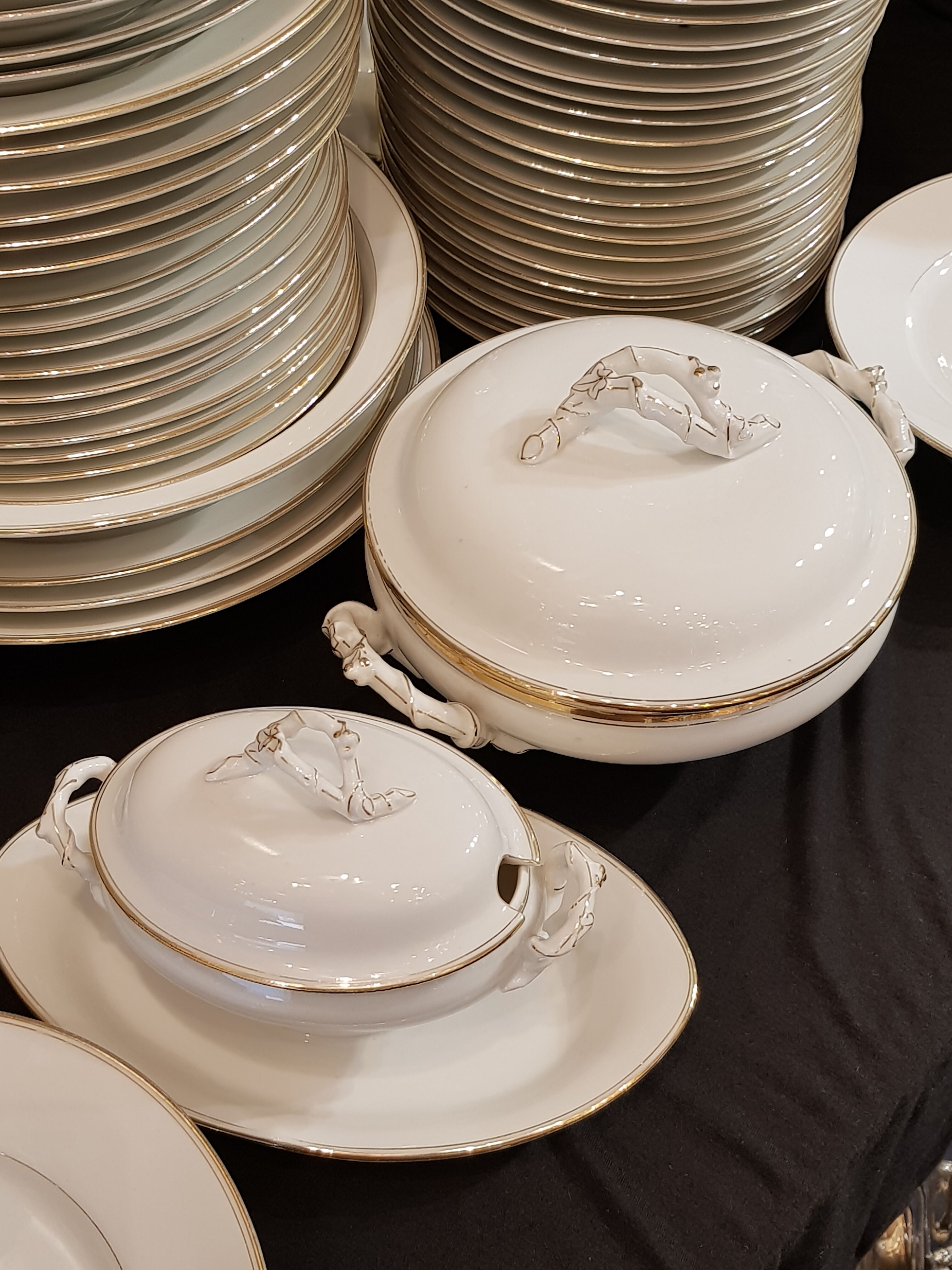 Limoges porcelain table service 79 pieces