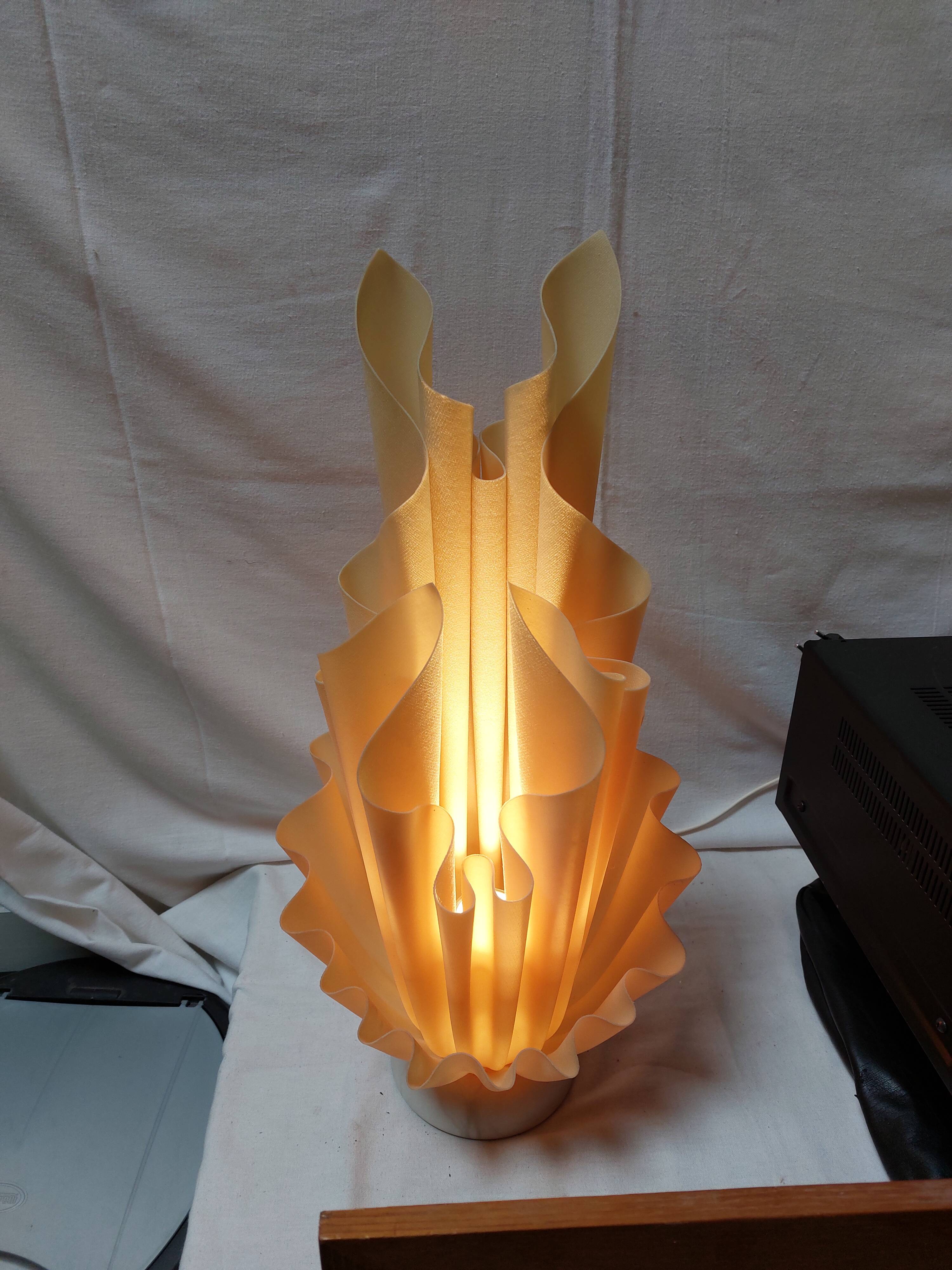 Large Corolle table lamp by Georgia Jacob - Vintage 70s