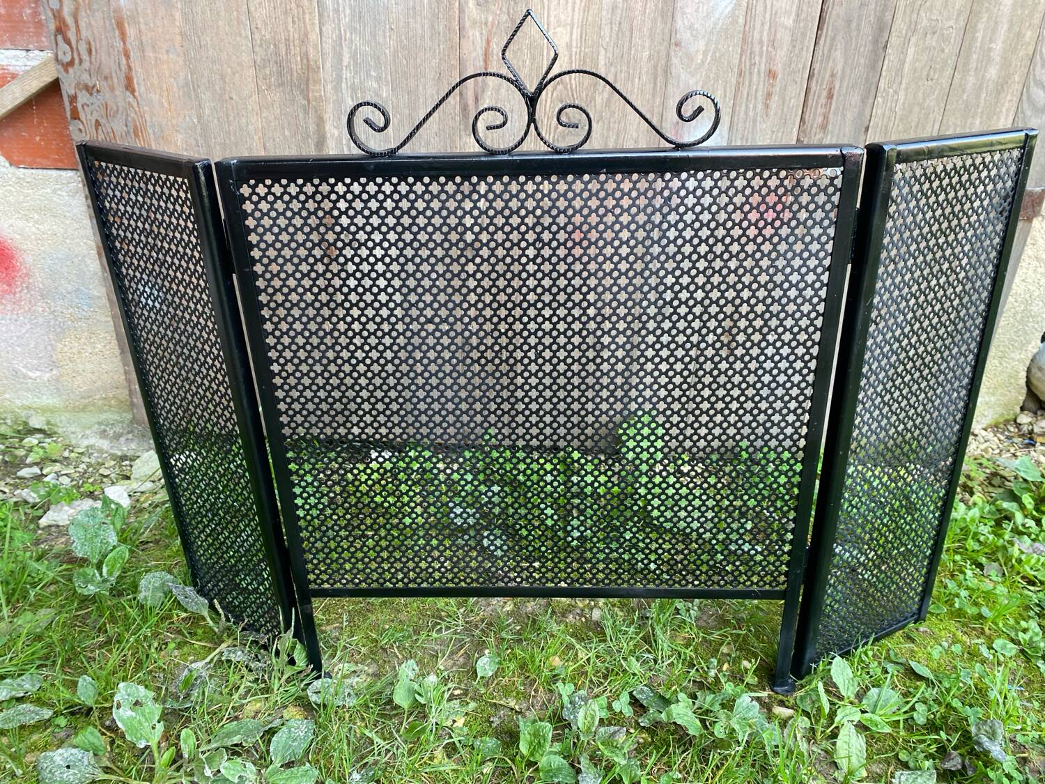 Fireplace screen black metal perforated sheet 3 vintage leaves