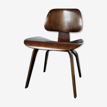 DCW chair in walnut by Charles & Ray Eames for Herman Miller, 1950