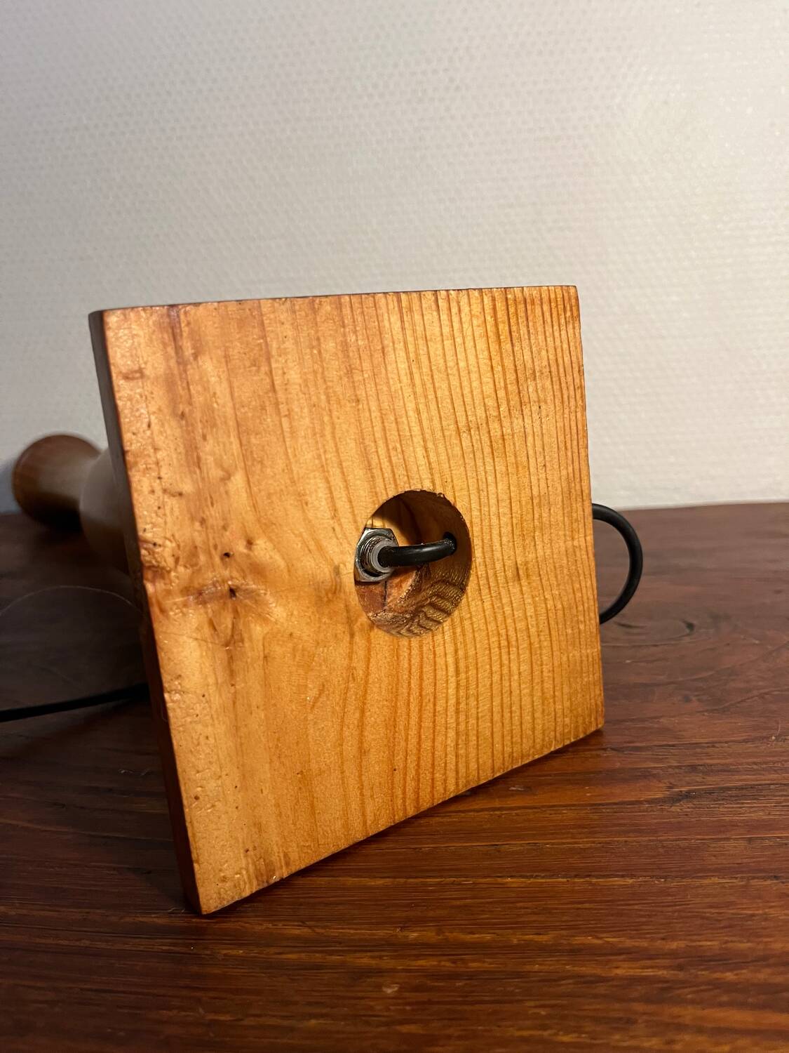 Pied de lampe en bois massif