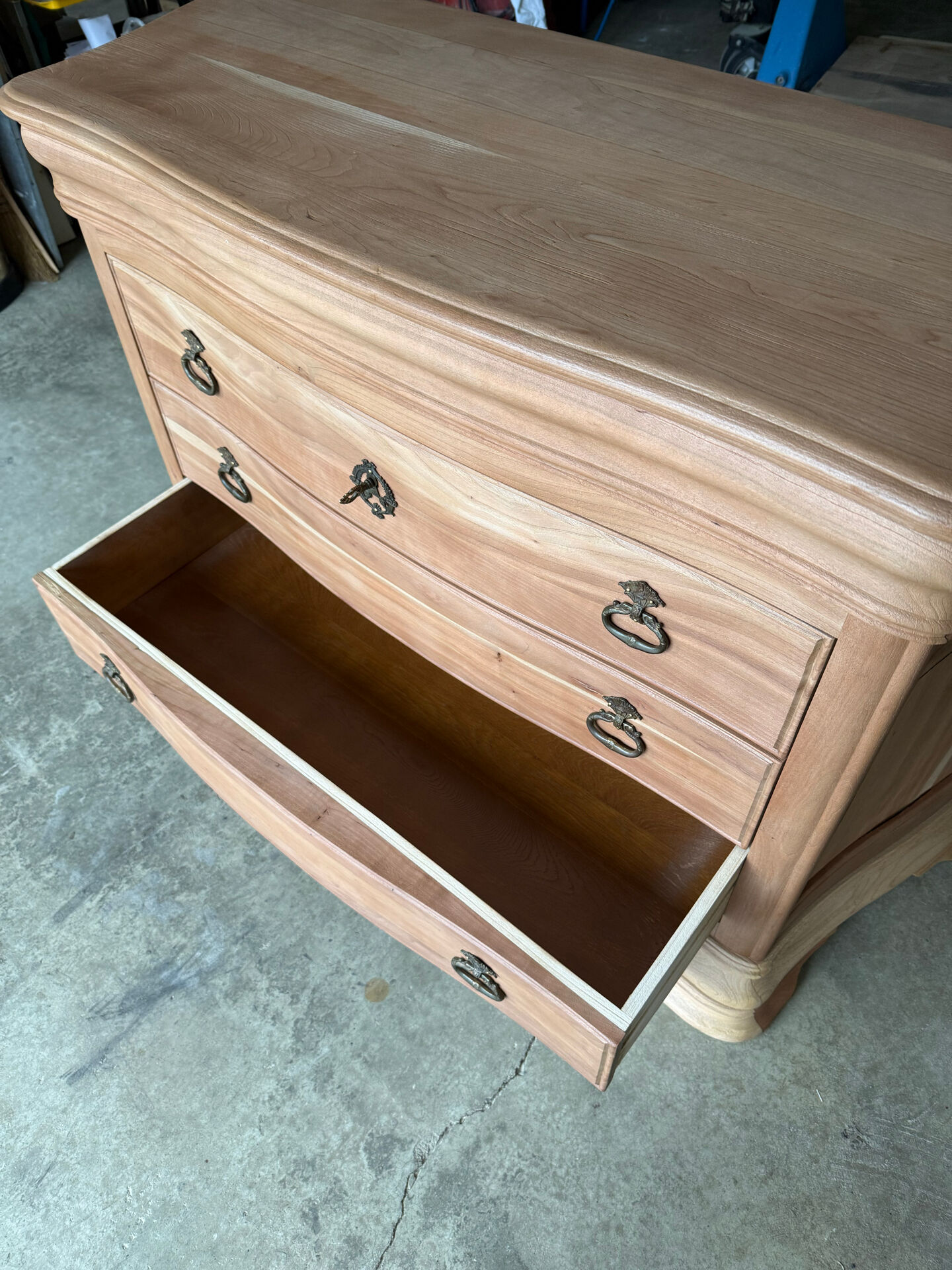 Chest of drawers