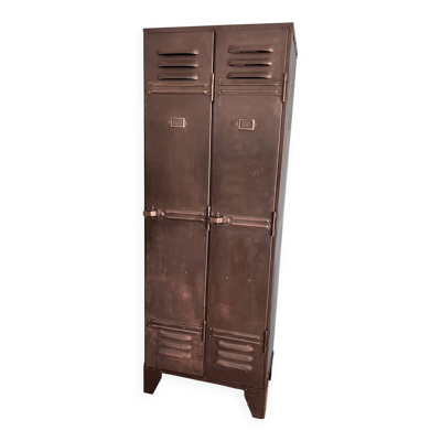Vestiaire industriel double porte (vers 1920)