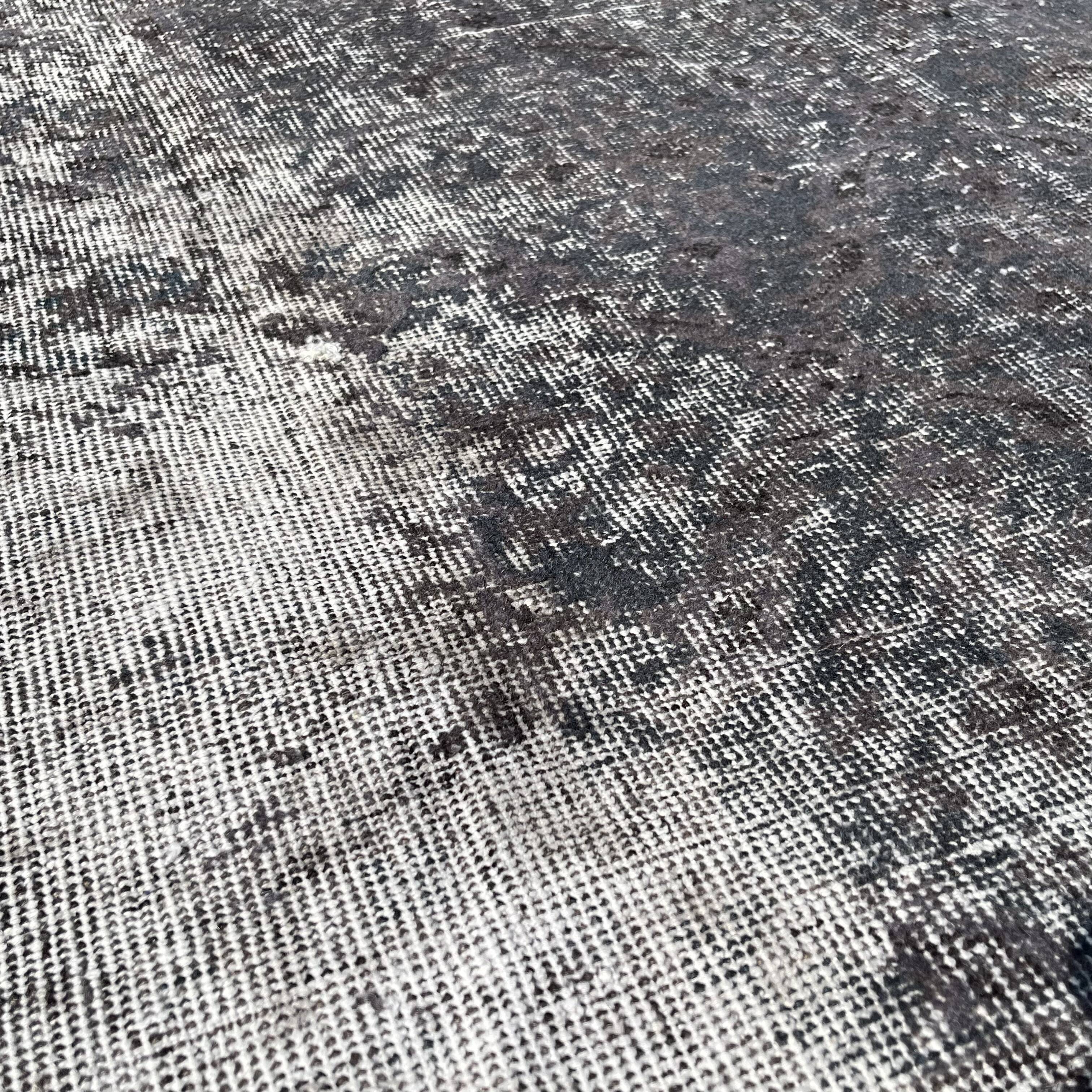 Vintage distressed turkish rug 194 x 117 cm