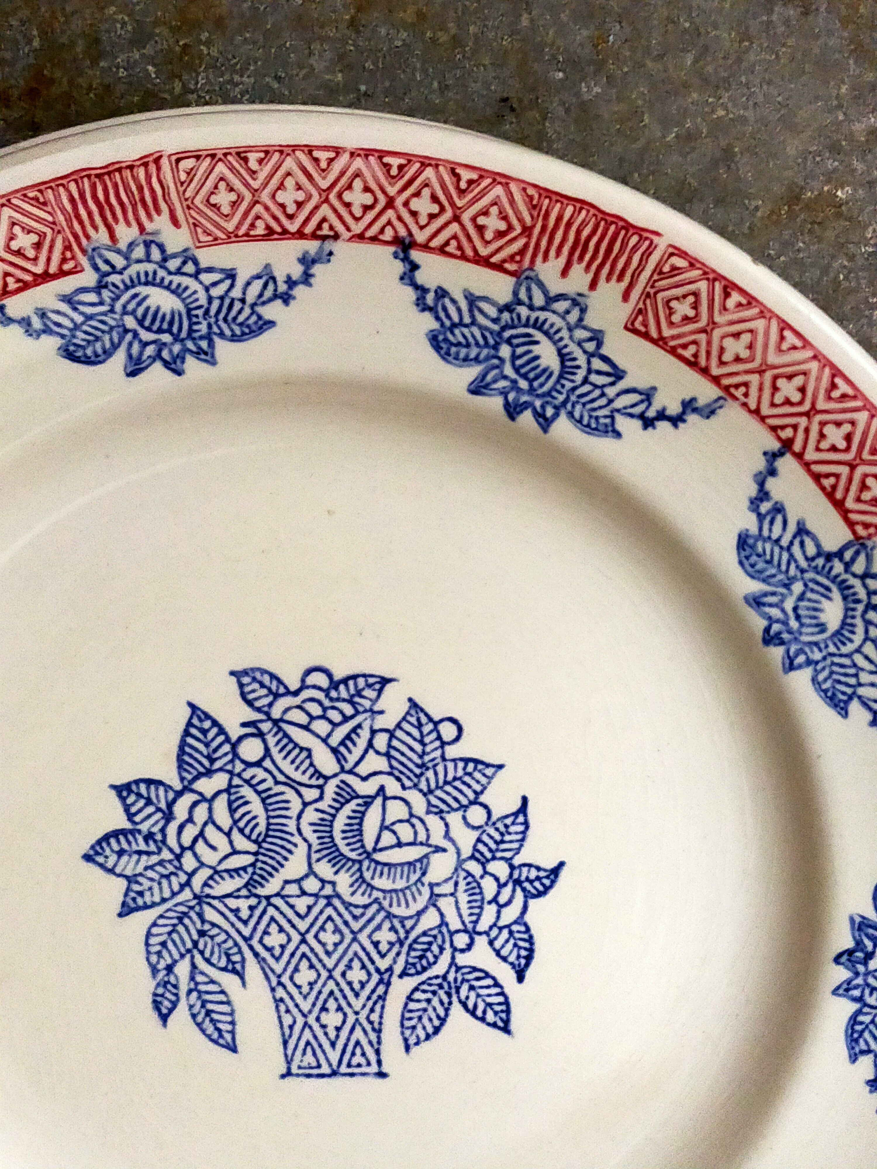 Six Art Deco plates in Longwy service "Normandy"