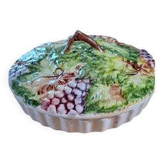 Pie dish with fruit slip lid signed GV perfect condition
