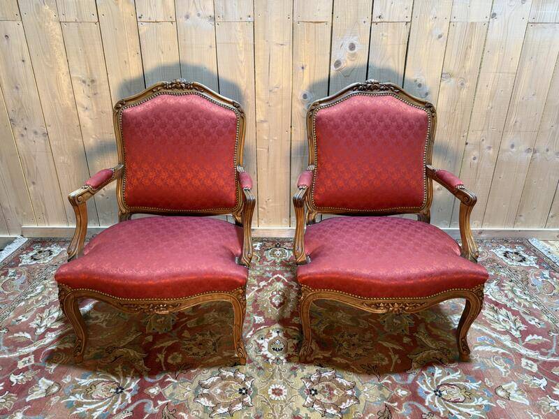 Paire de fauteuils cabriolets de style Louis XVI soie Rouge