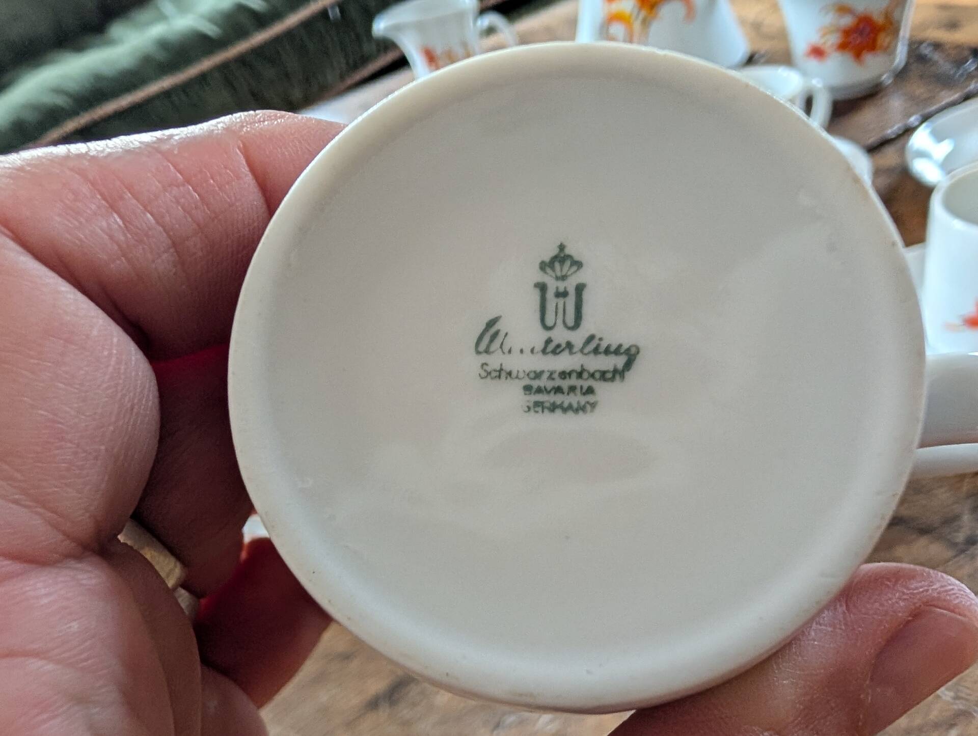 Service Winterling 70s – flamboyant floral orange décor