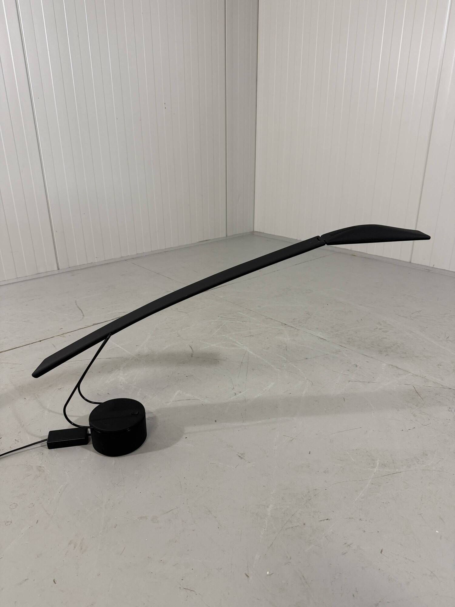 Dove desk lamp Mario Barbaglia & Marco Colombo, Italy