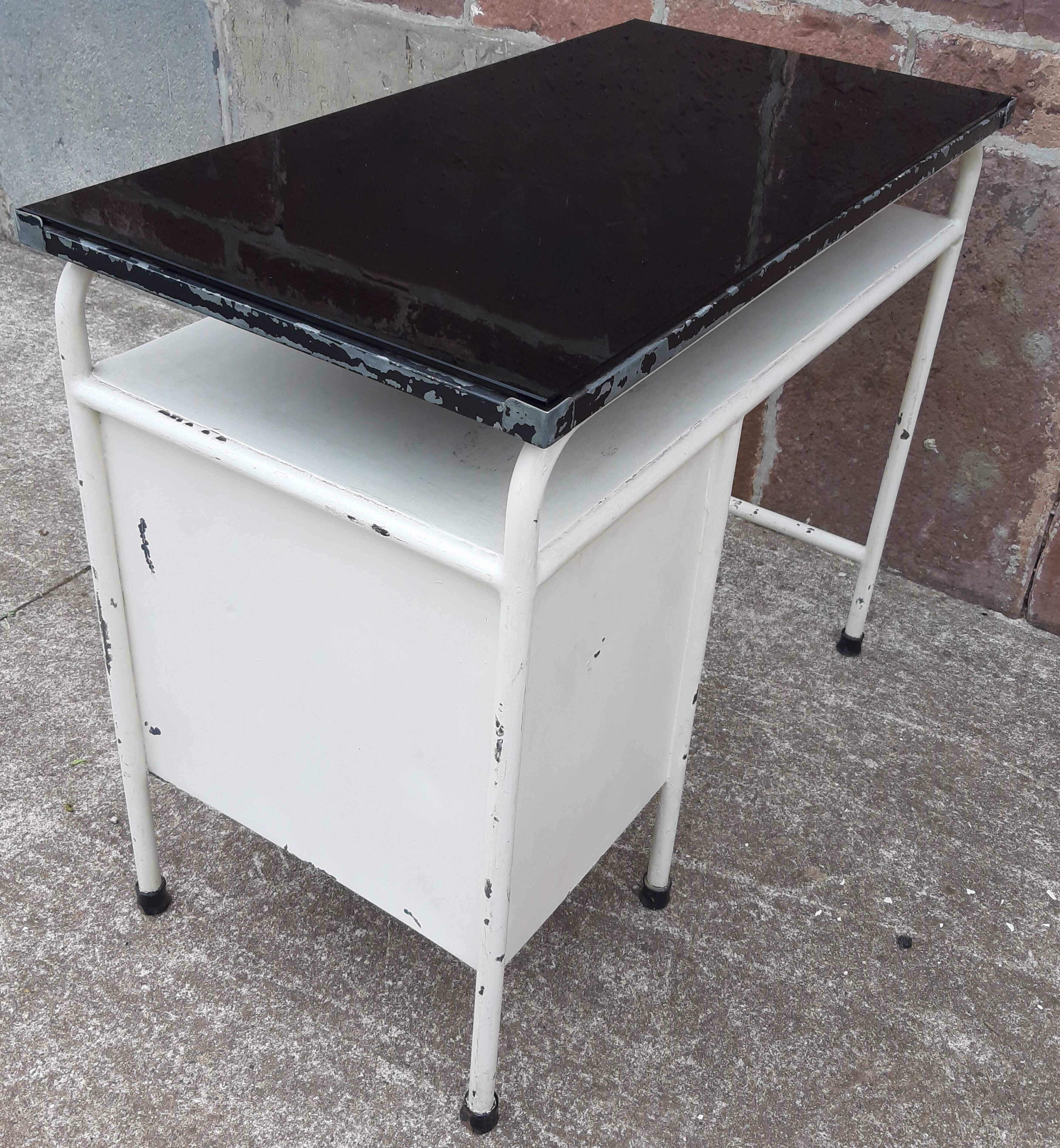 Medeckn office year 40/ 50