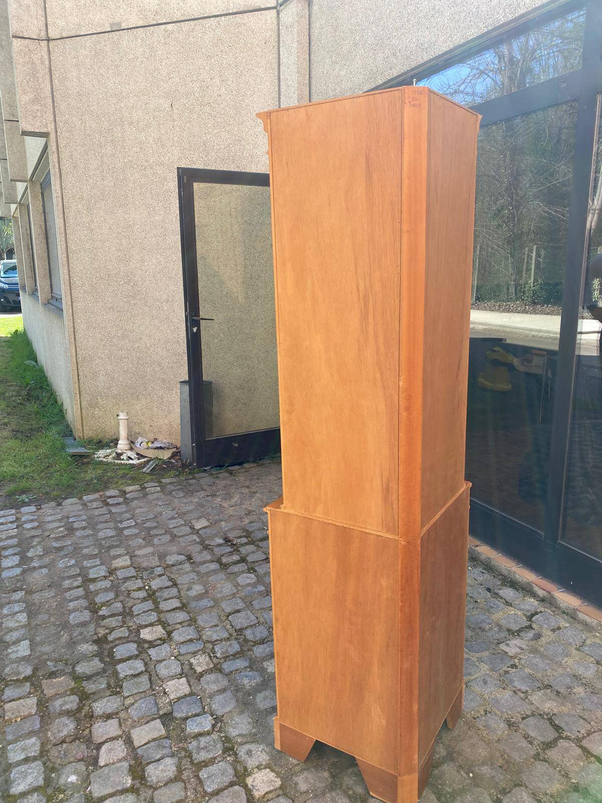 English Victorian corner display cabinet in solid wood and marquetry