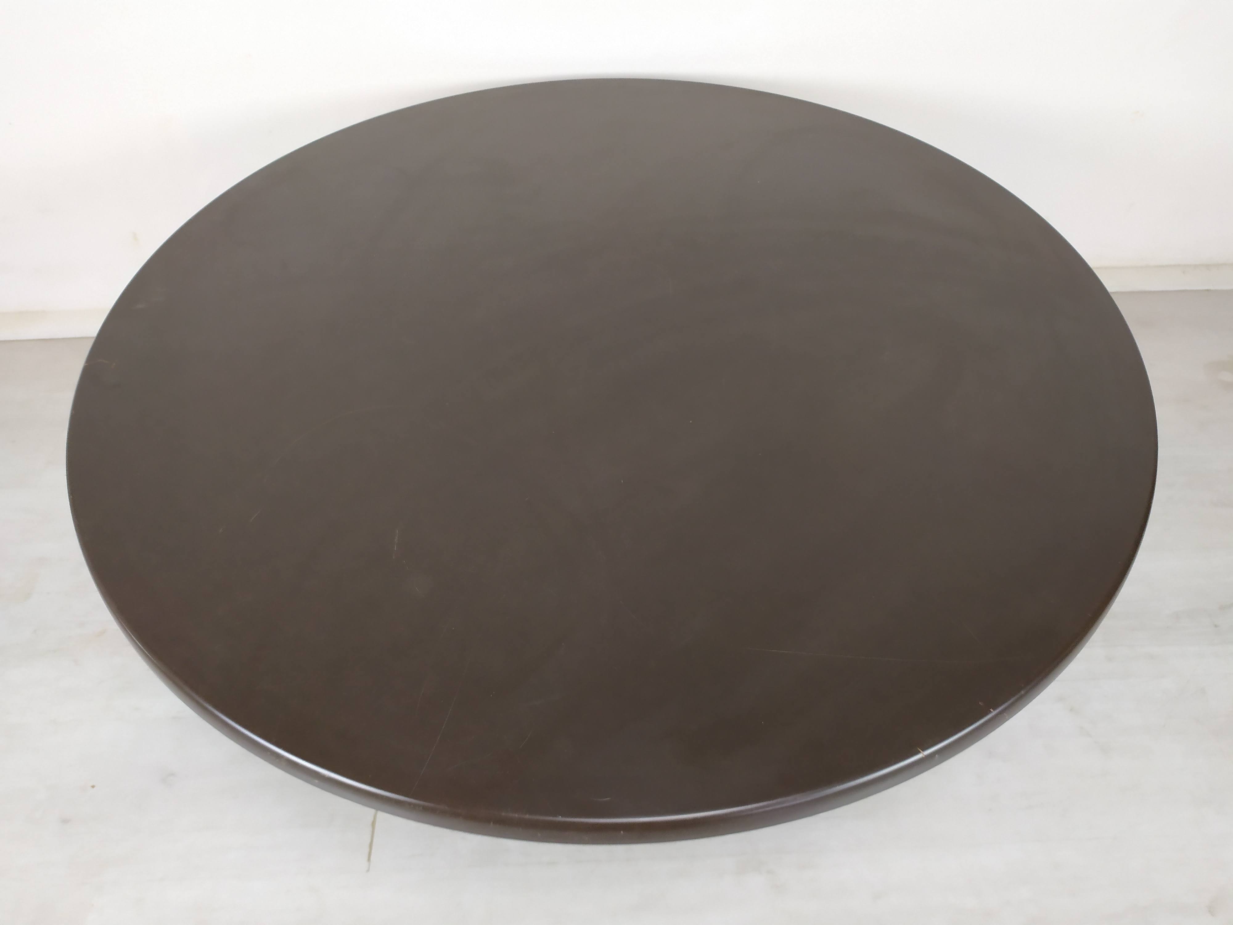 Round coffee table vintage tulip foot