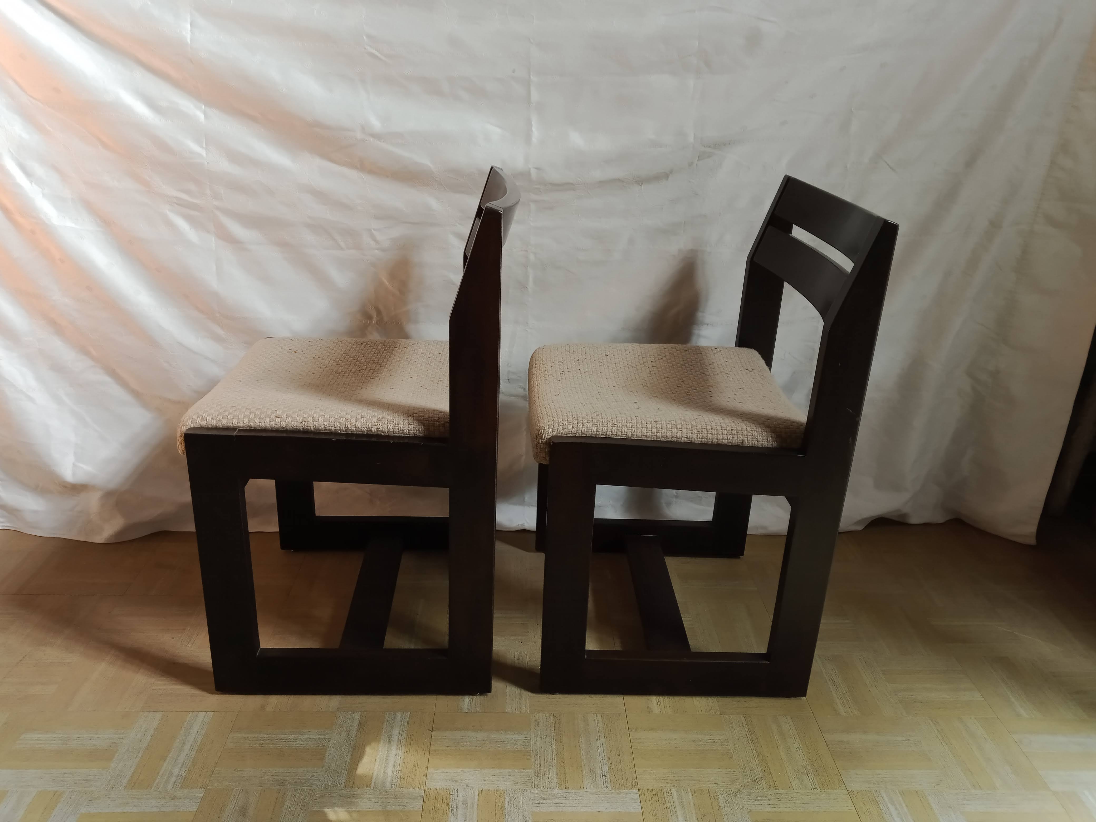 4 chairs house regain