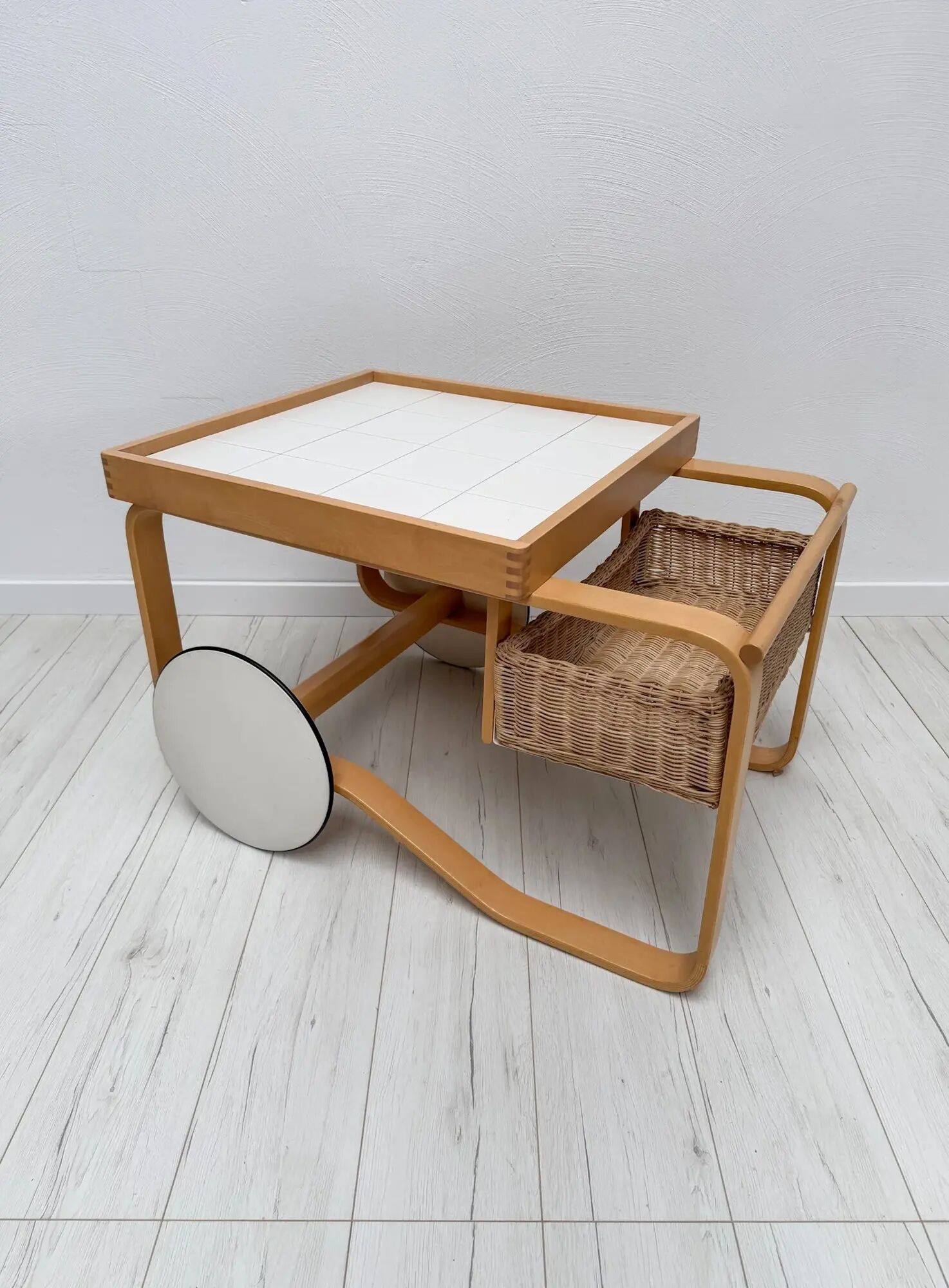 Vintage Alvar Aalto Model 900 Tea Serving Trolley for Artek Finland