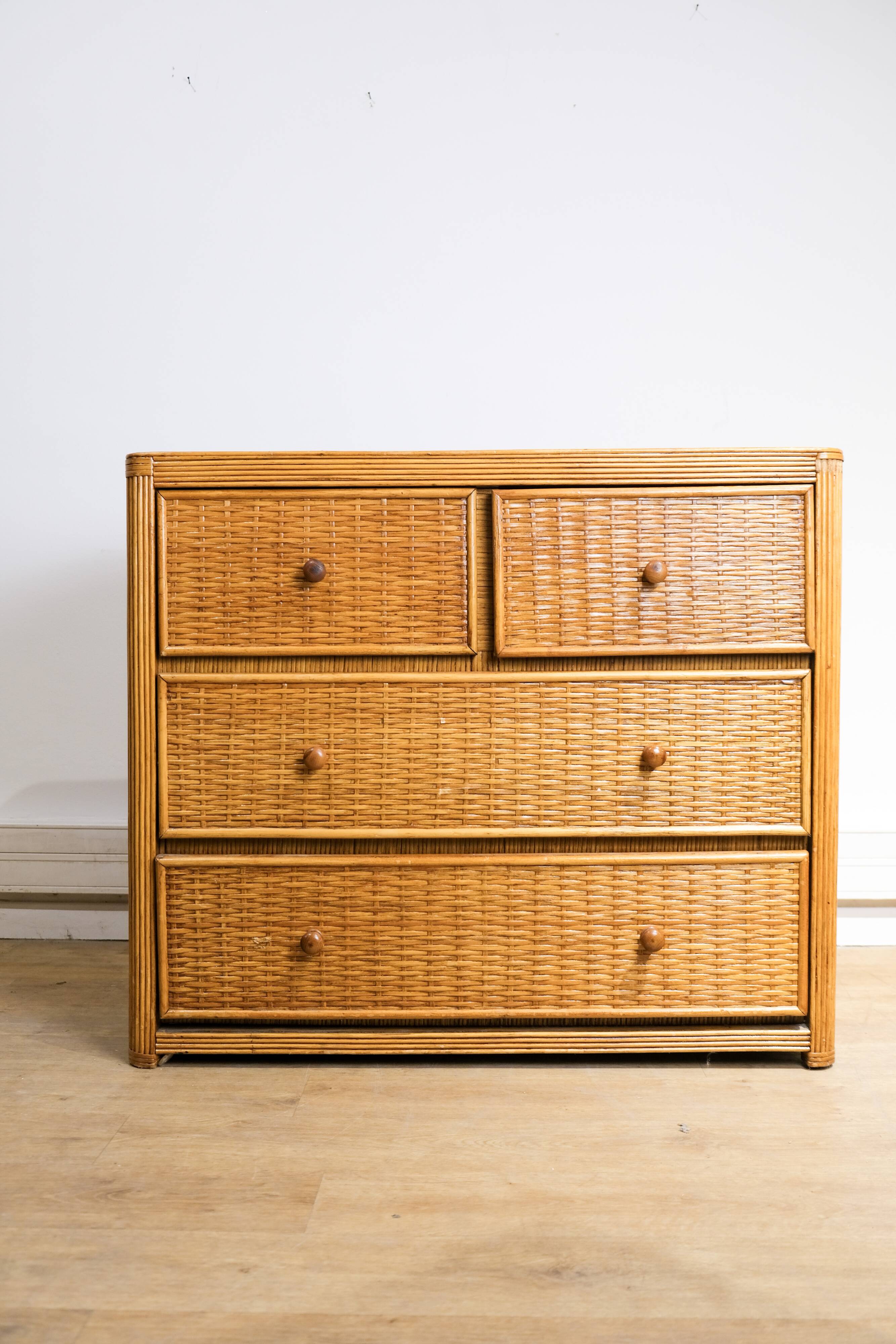 Commode en rotin