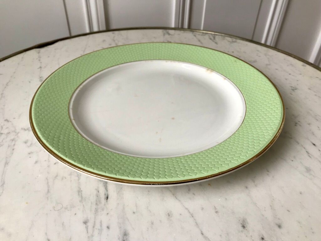 pastel green round dish honeycomb Moulin des Loups / L'Amandinoise years 51