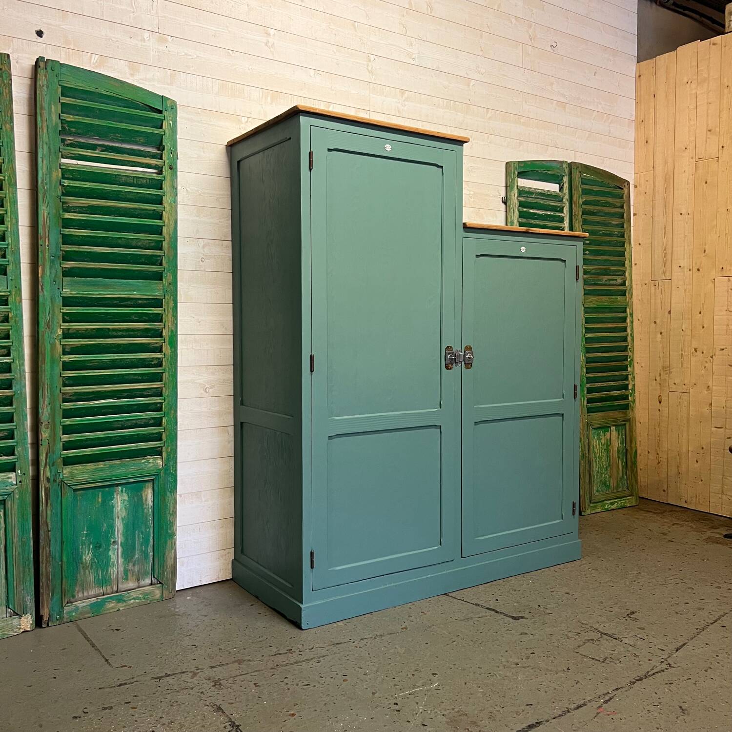 Workshop locker room