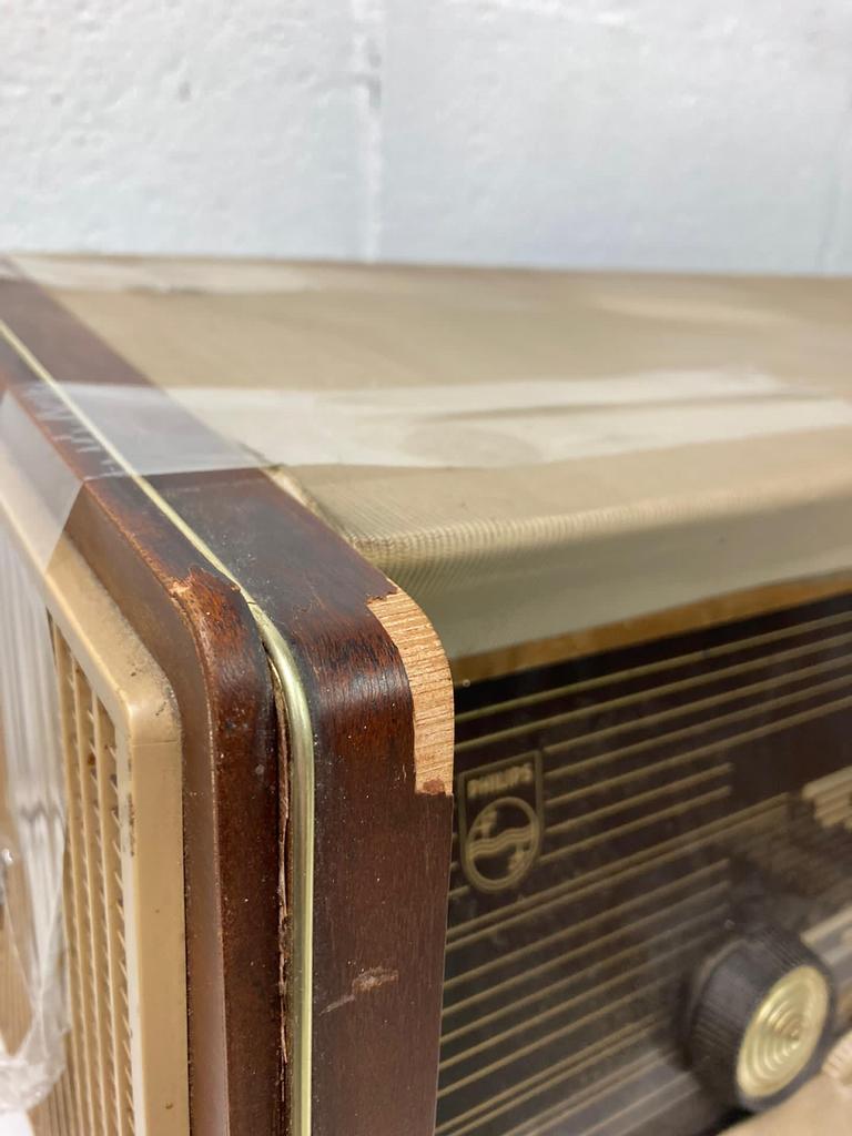 Vintage radio Philips, not working