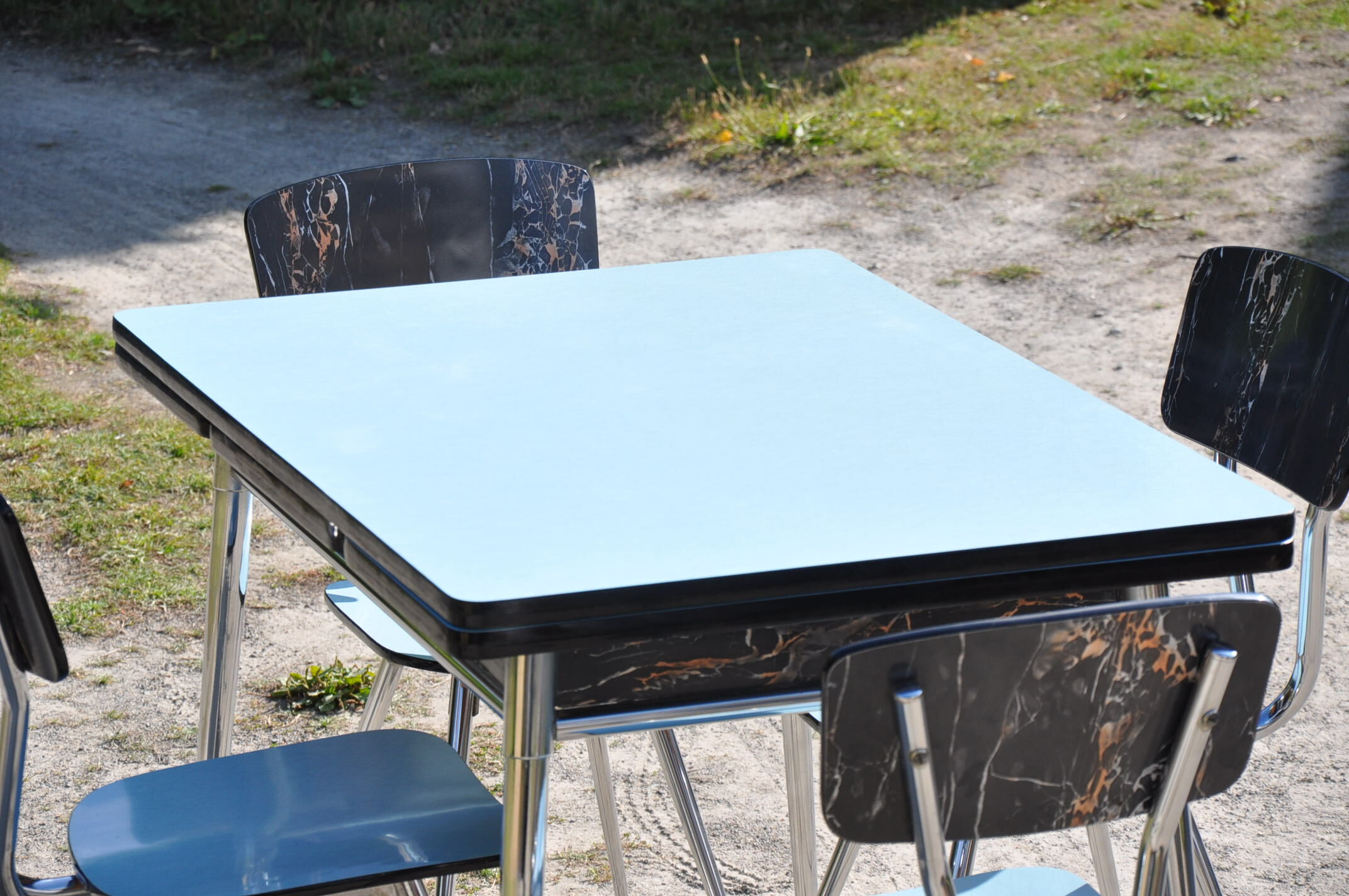 Tables et chaises en formica Tublac