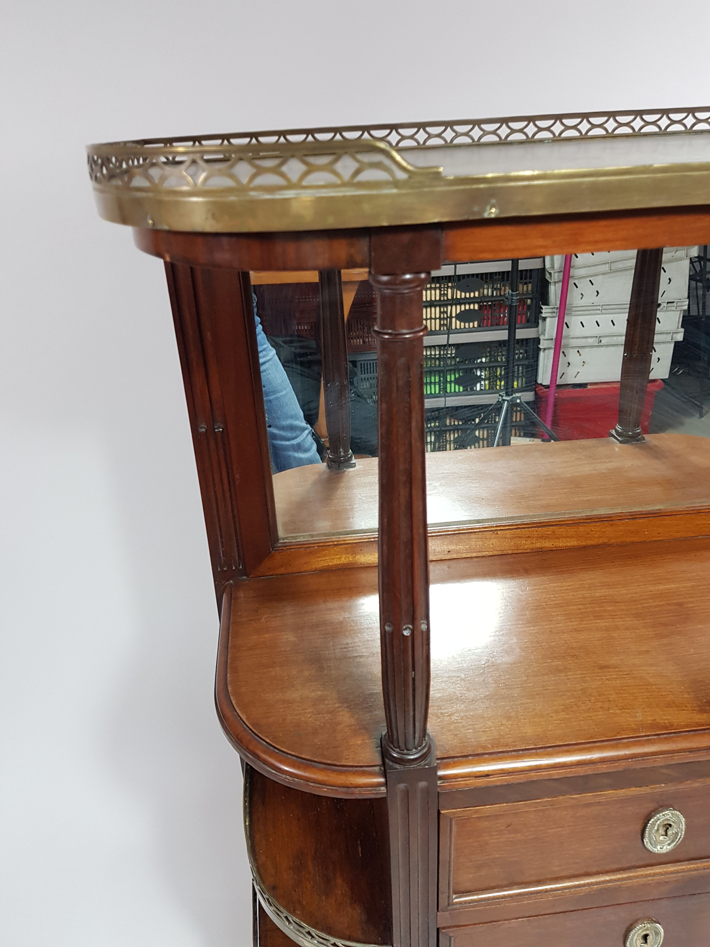 Meuble demi-lune style Louis XVI fin 19ème