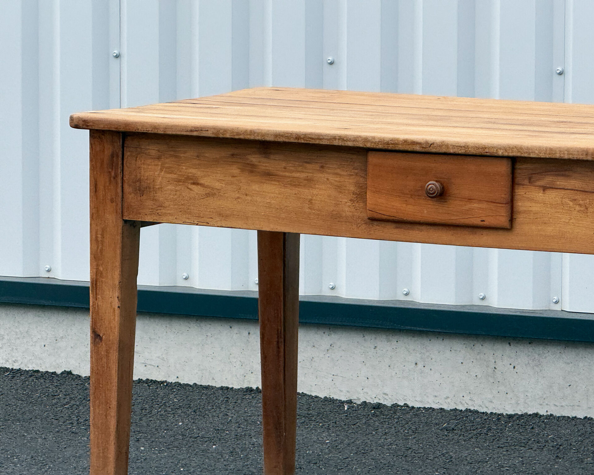 Large table in solid walnut