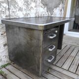 Strafor desk in brushed metal