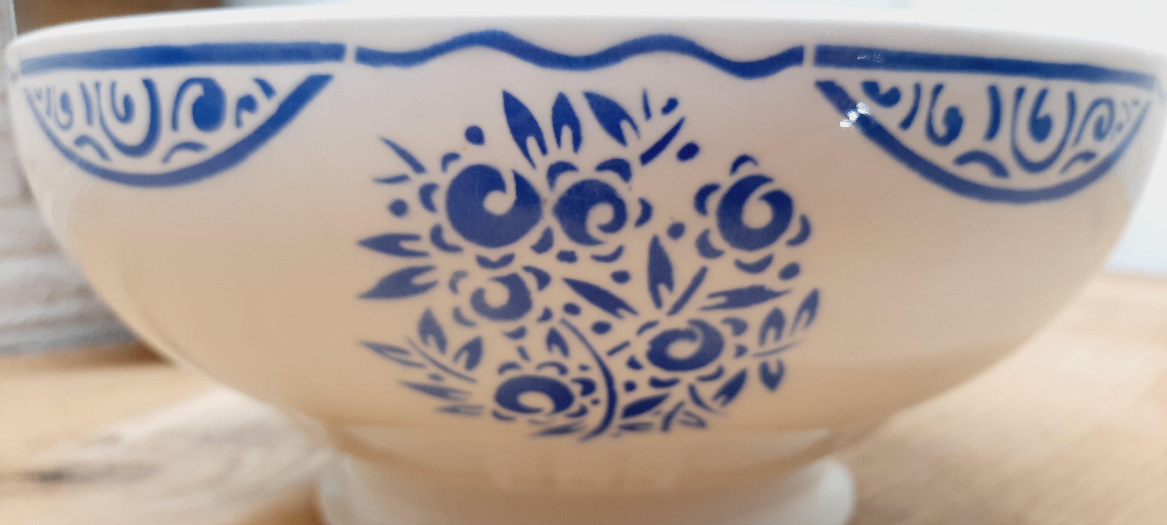 Salad bowl floral decoration early XX th