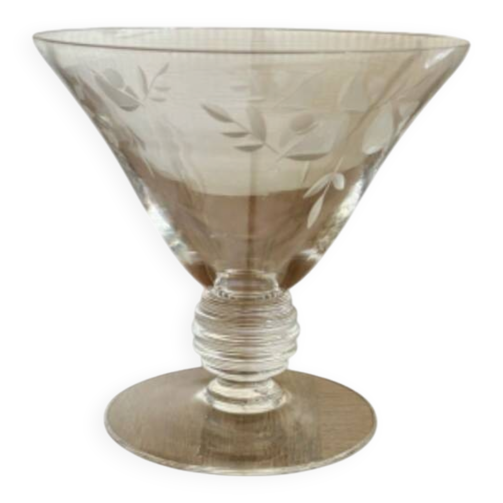 10 beautiful champagne glasses